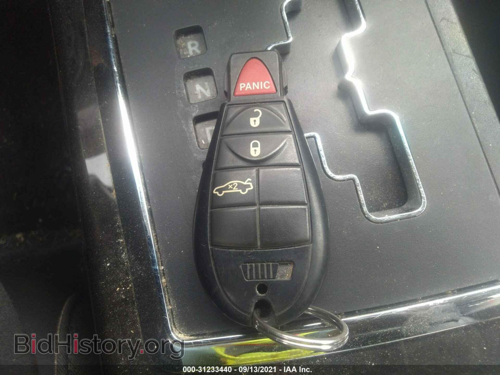 2010 CHRYSLER 300 - VIN: 2C3CA2CV1AH262155 - Фото 11