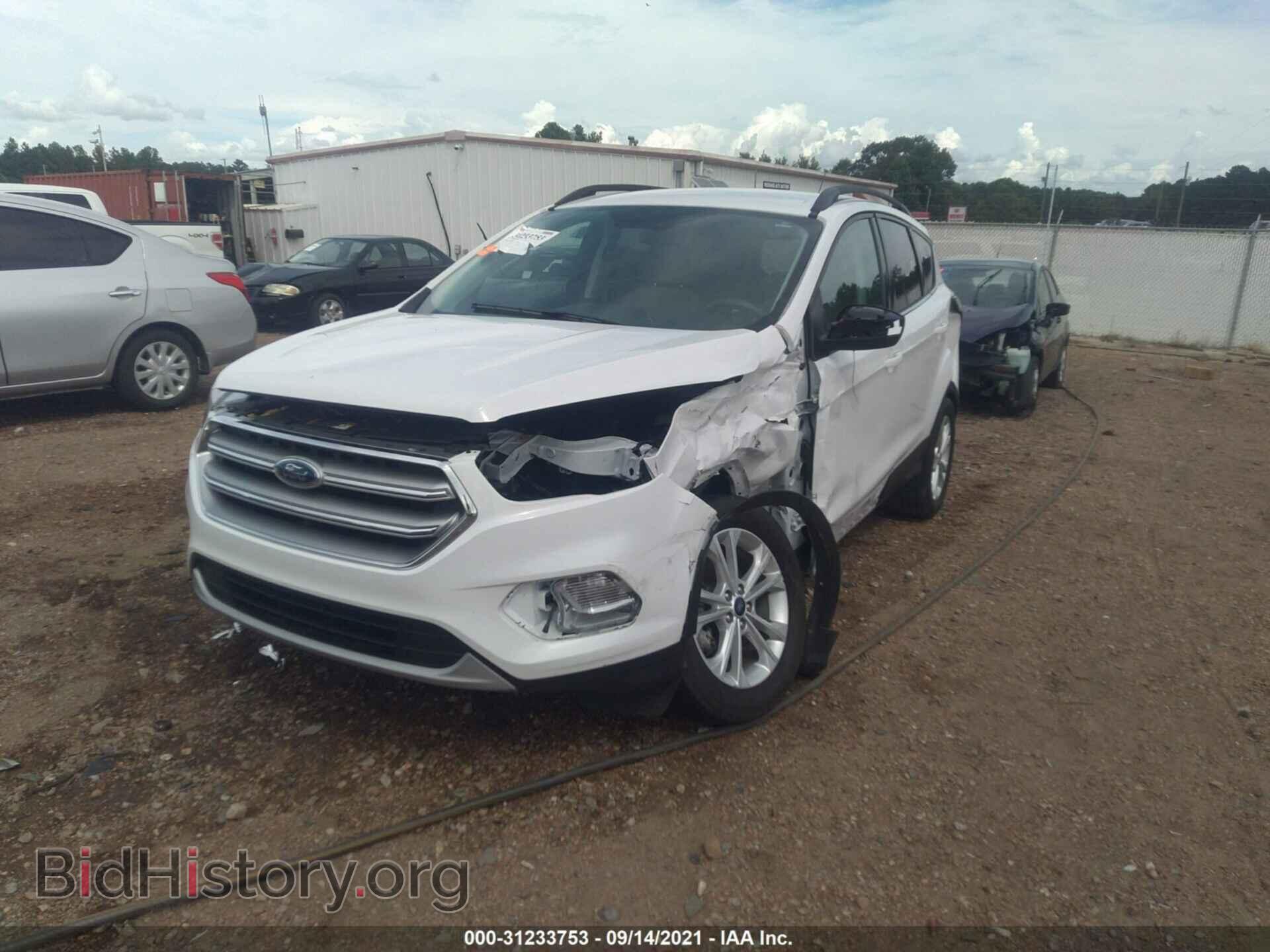 2017 FORD ESCAPE - VIN: 1FMCU0GD7HUB49189 - Фото 2