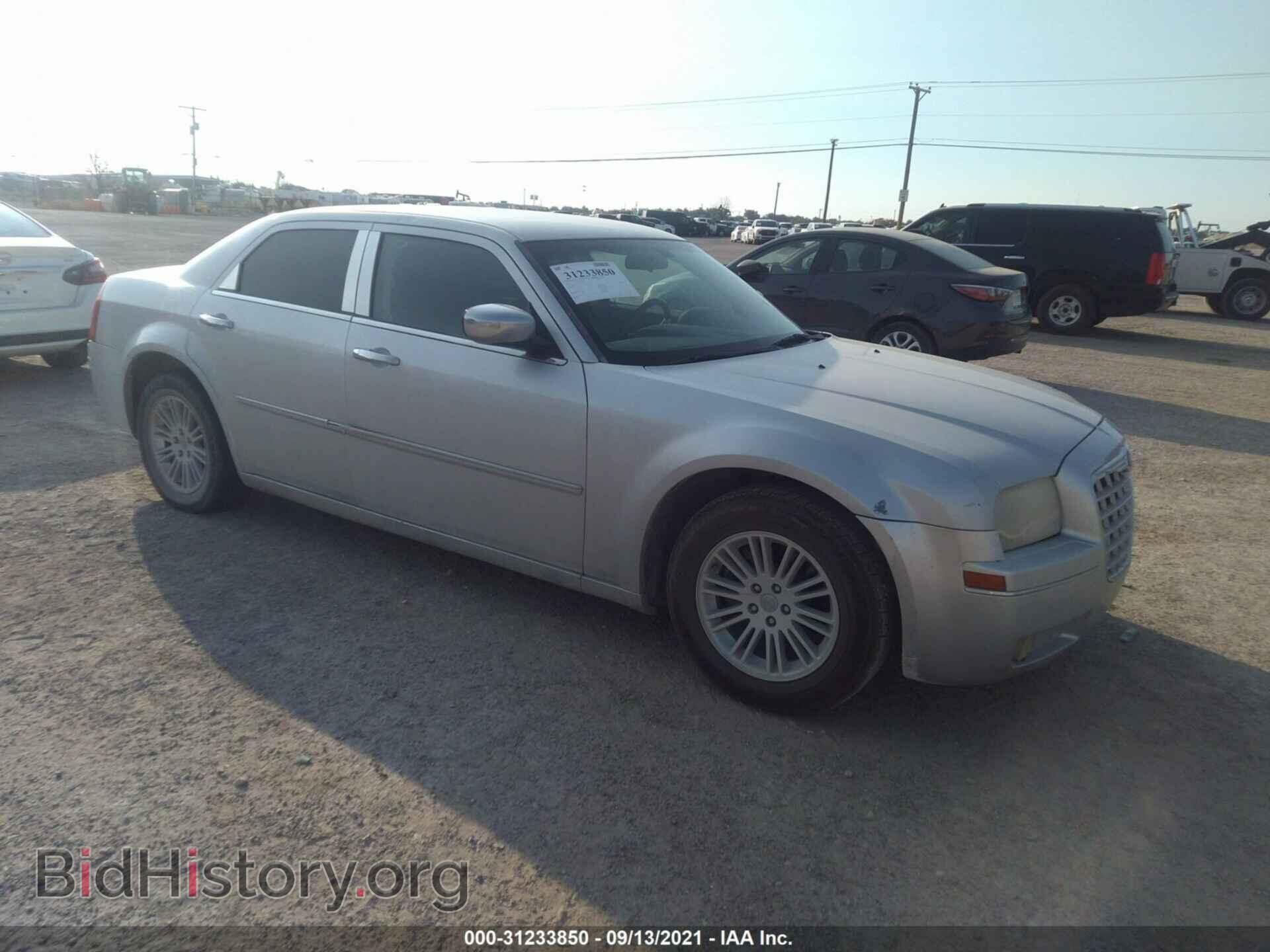 Photo 2C3CA5CV1AH203057 - CHRYSLER 300 2010