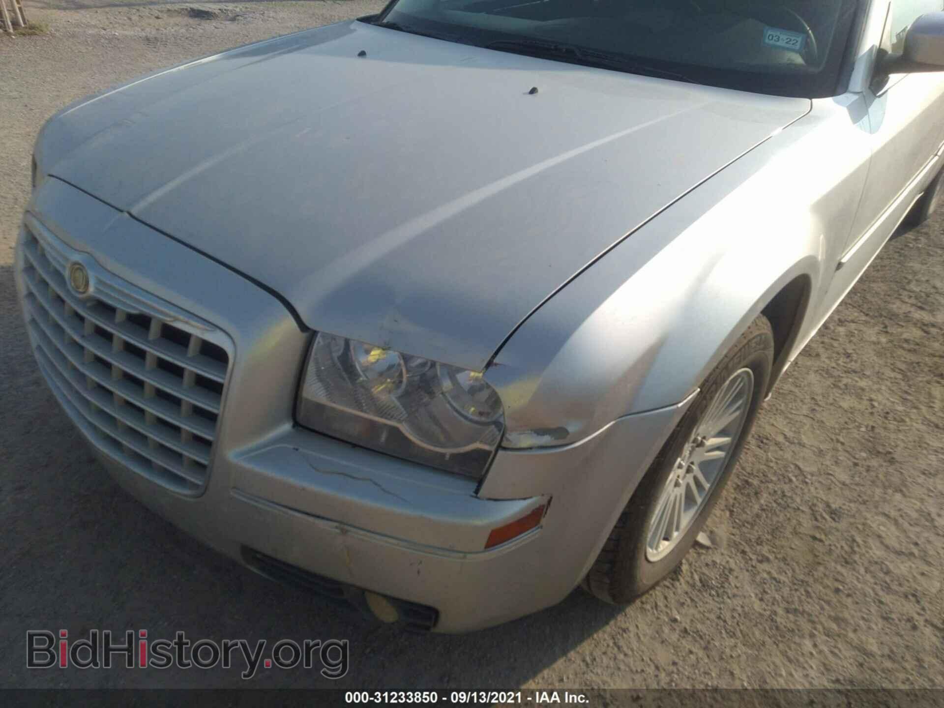 2010 CHRYSLER 300 - VIN: 2C3CA5CV1AH203057 - Фото 6