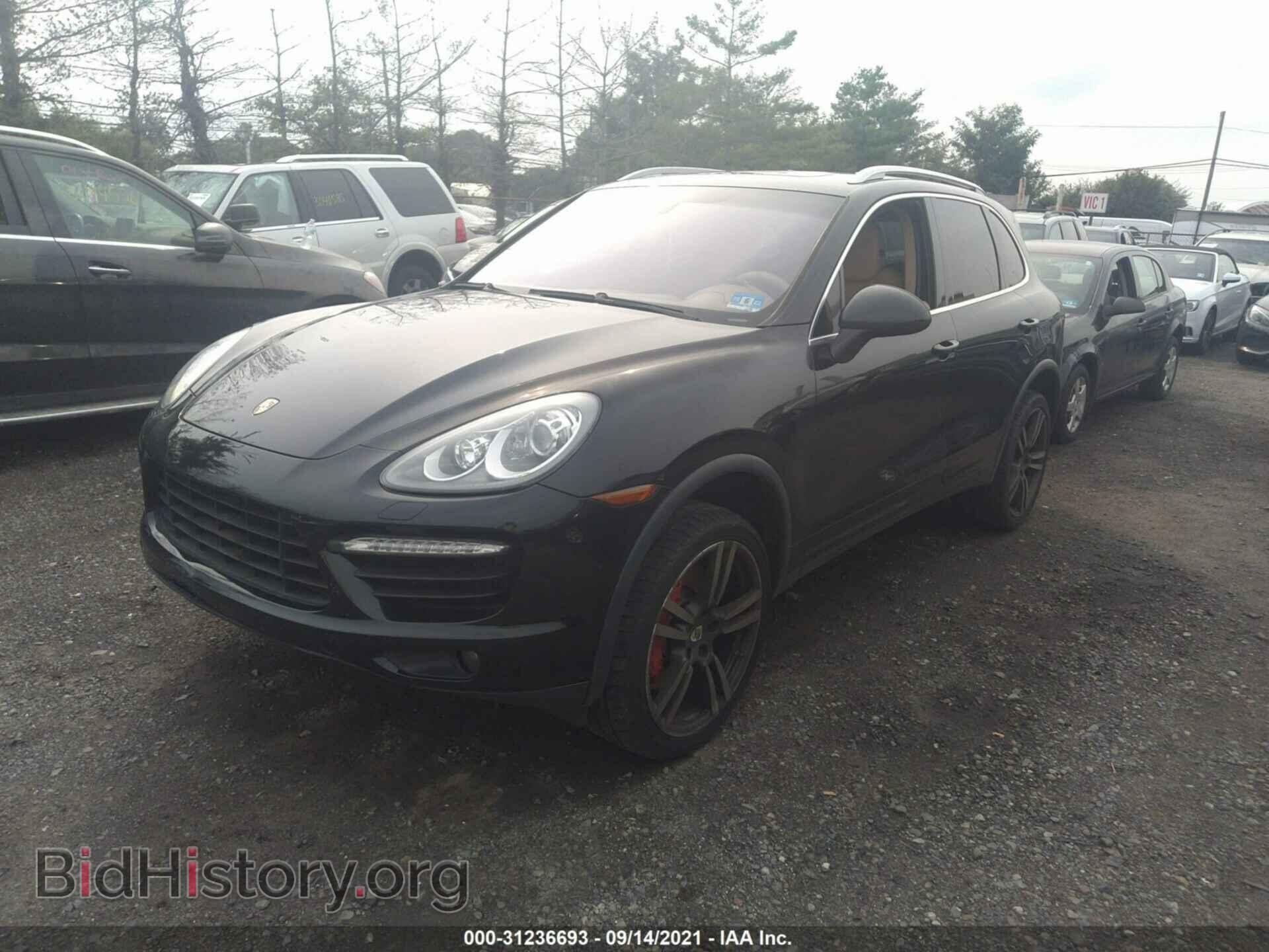 2011 PORSCHE CAYENNE - VIN: WP1AC2A2XBLA82729 - Фото 2