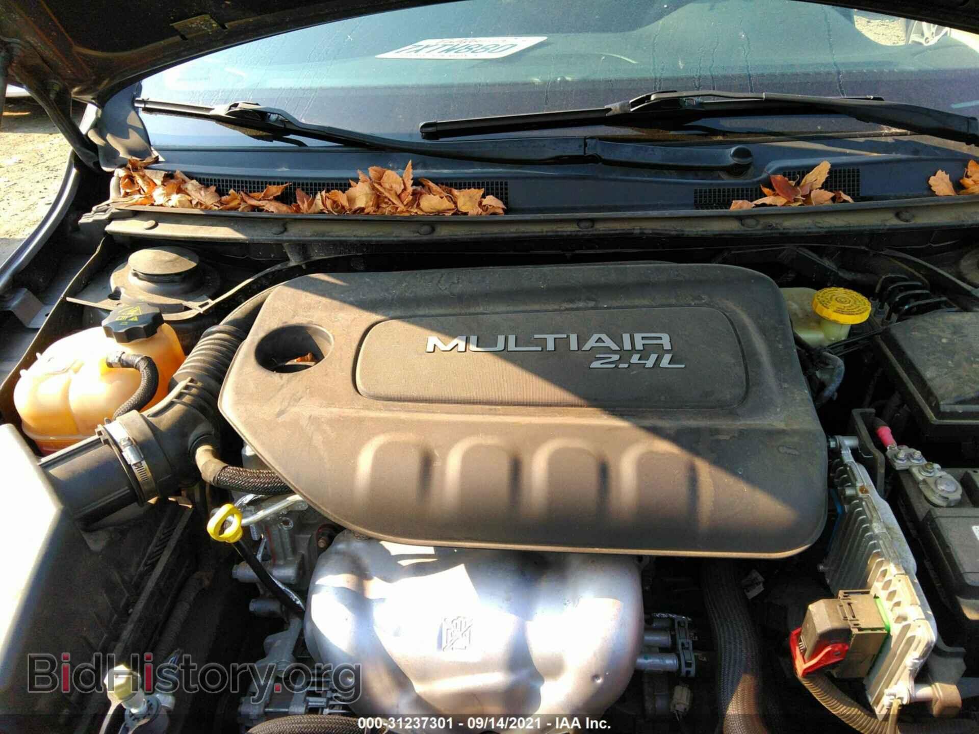 2016 CHRYSLER 200 - VIN: 1C3CCCAB3GN166293 - Фото 10