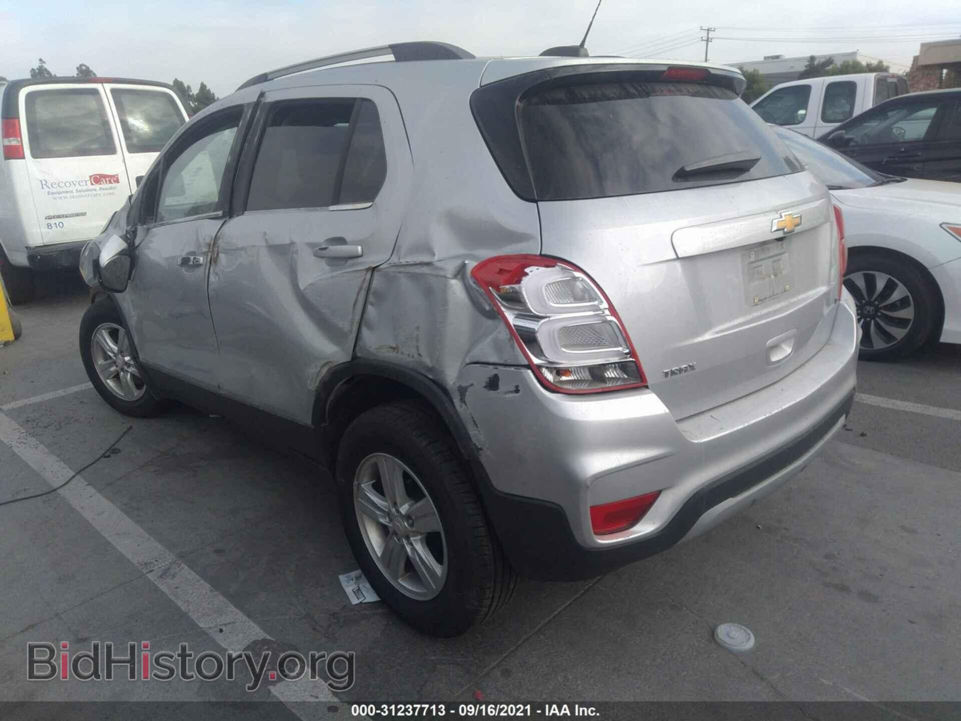 2018 CHEVROLET TRAX - VIN: 3GNCJLSB3JL324744 - Фото 3