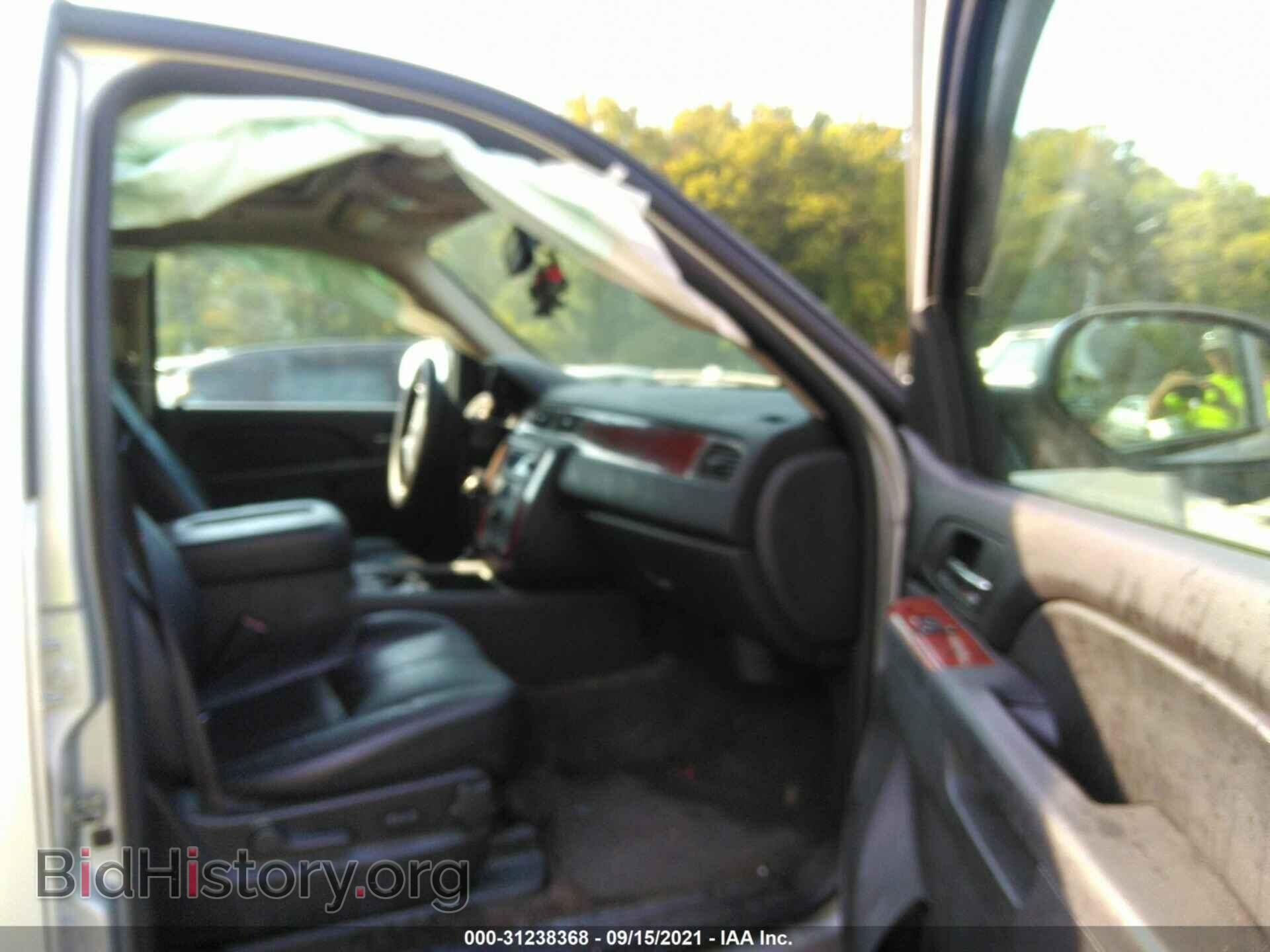 2010 CHEVROLET TAHOE - VIN: 1GNUKBE0XAR123728 - Фото 5