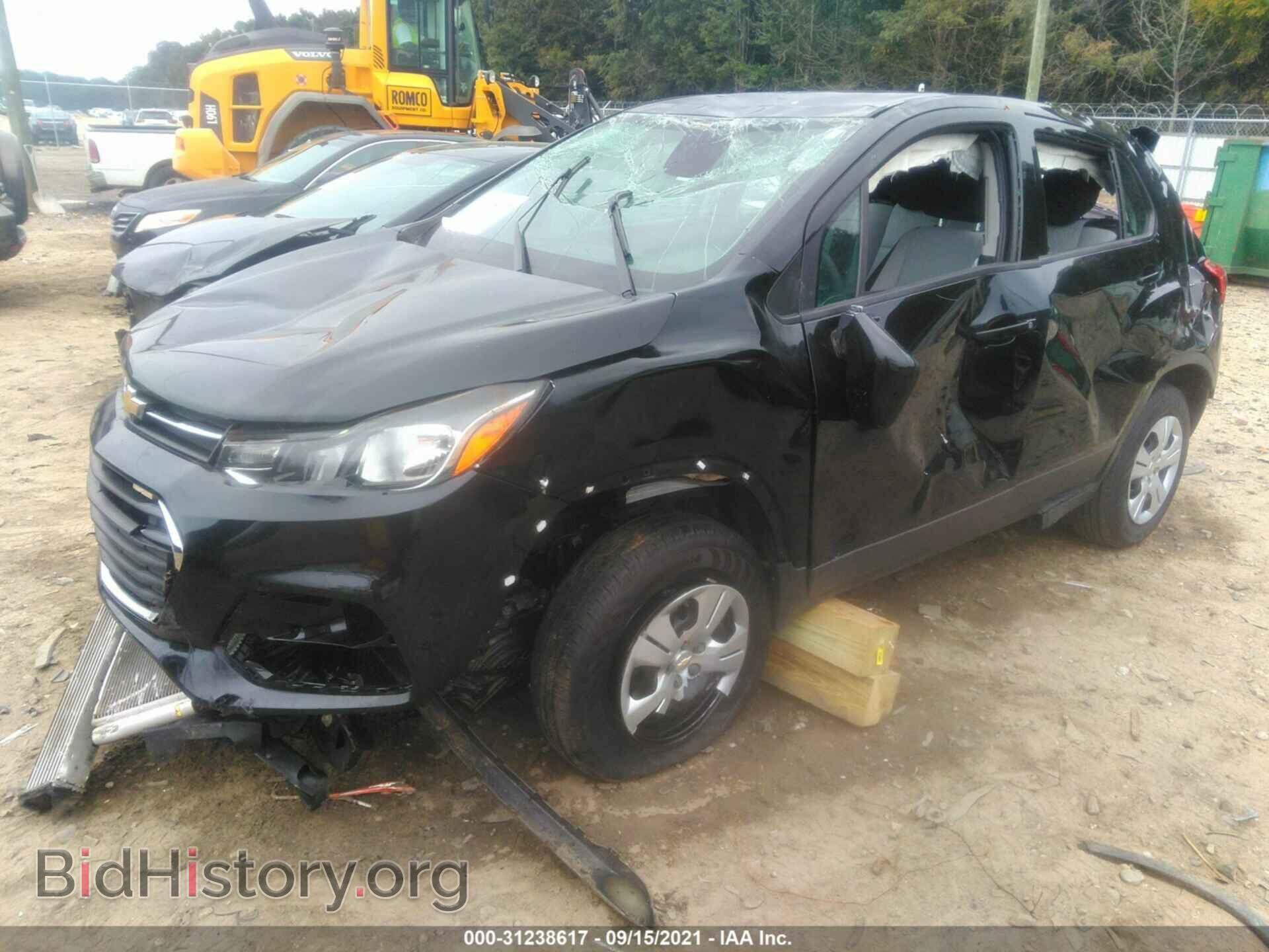 2017 CHEVROLET TRAX - VIN: 3GNCJKSB5HL219269 - Фото 2