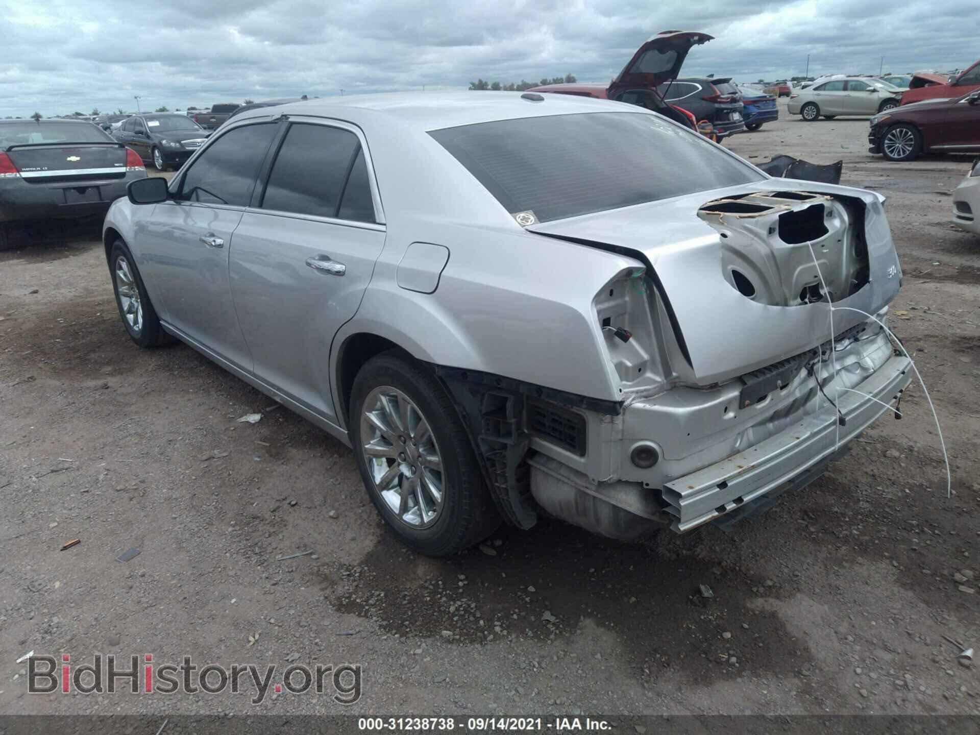 2011 CHRYSLER 300 - VIN: 2C3CA5CG5BH614108 - Фото 3