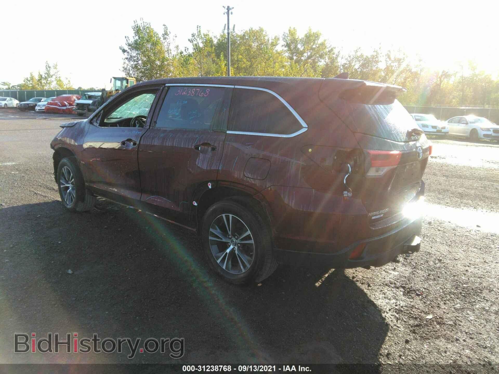 2018 TOYOTA HIGHLANDER - VIN: 5TDBZRFH5JS890249 - Фото 3