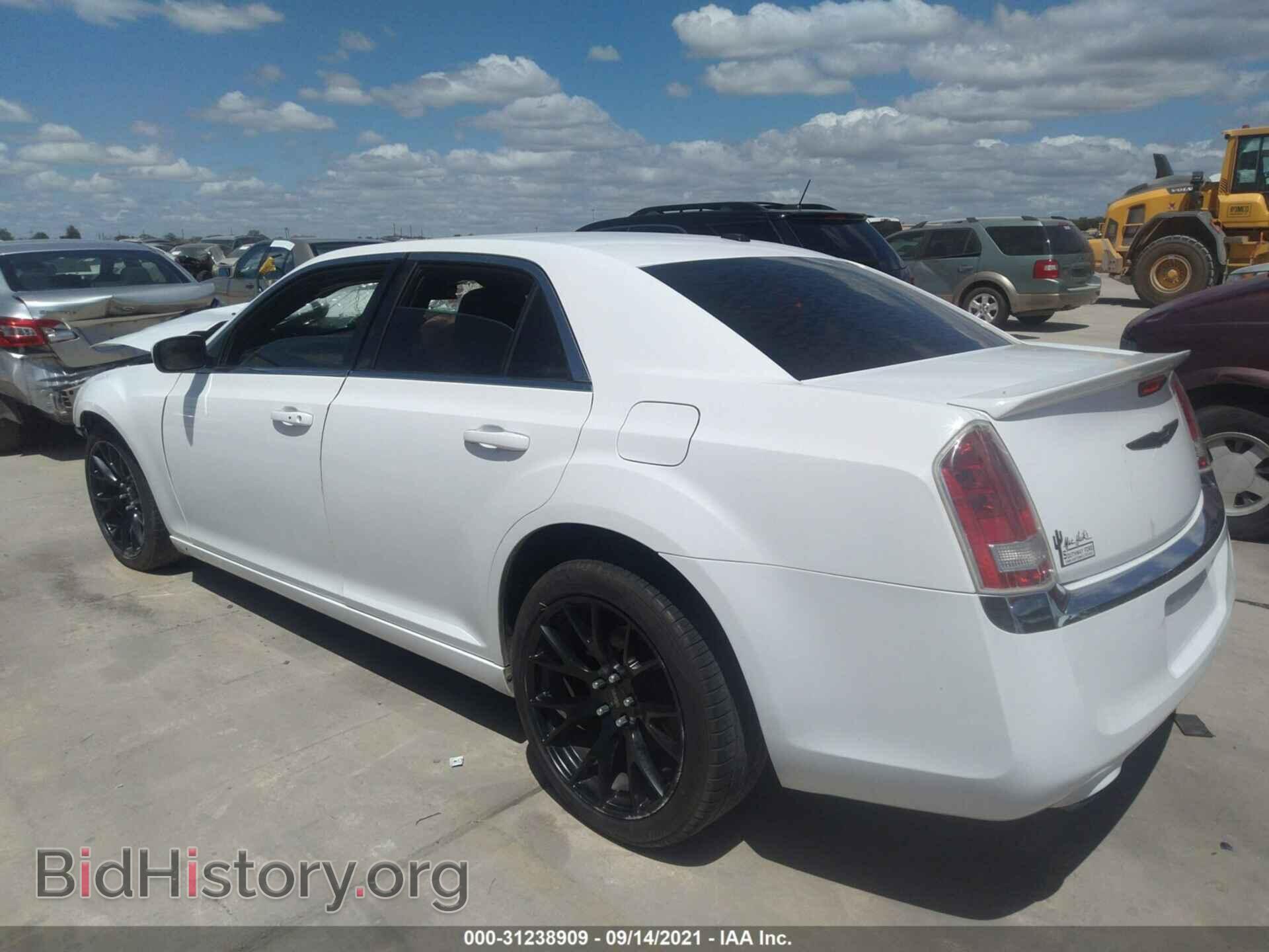 2013 CHRYSLER 300 - VIN: 2C3CCAAG9DH589335 - Фото 3