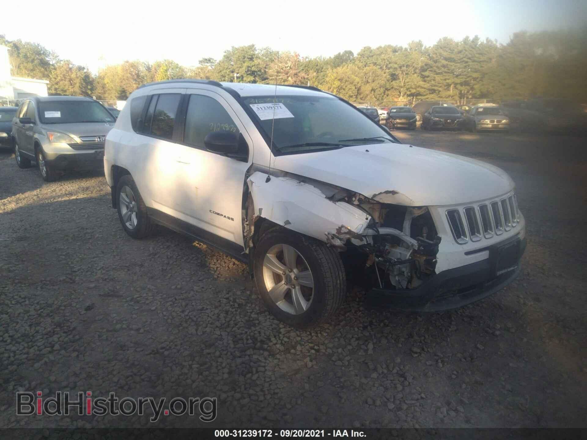 Photo 1J4NF1FB7BD277124 - JEEP COMPASS 2011