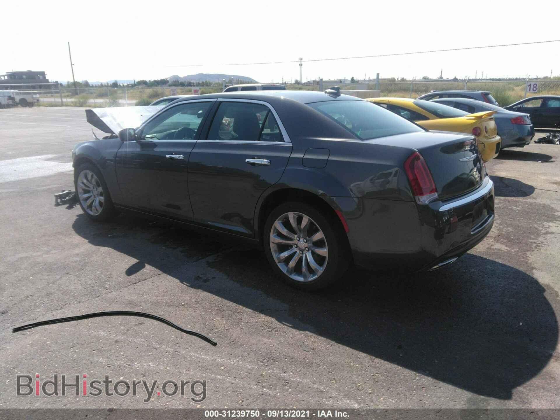 2019 CHRYSLER 300 - VIN: 2C3CCAEG6KH559880 - Фото 3
