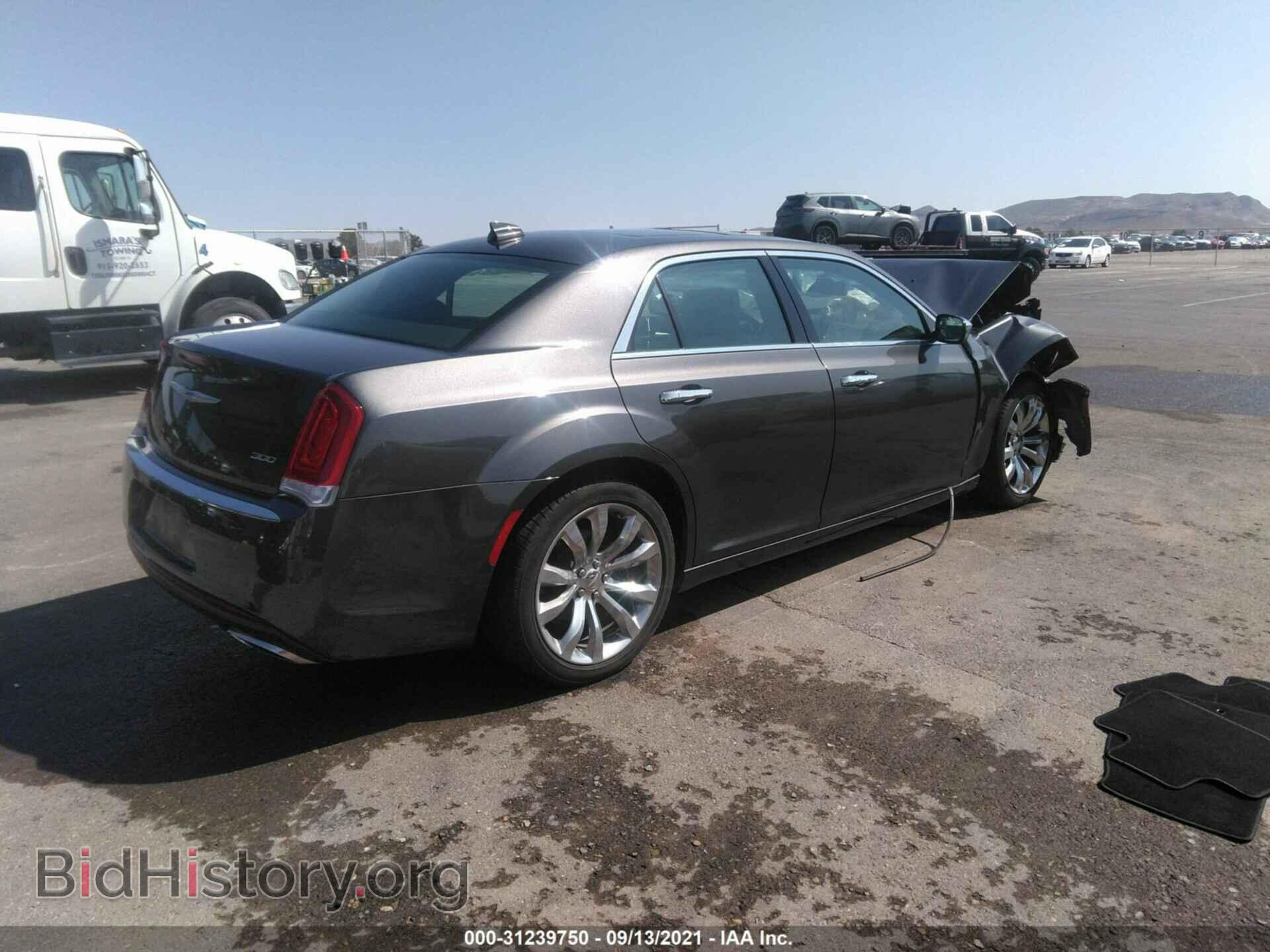 2019 CHRYSLER 300 - VIN: 2C3CCAEG6KH559880 - Фото 4