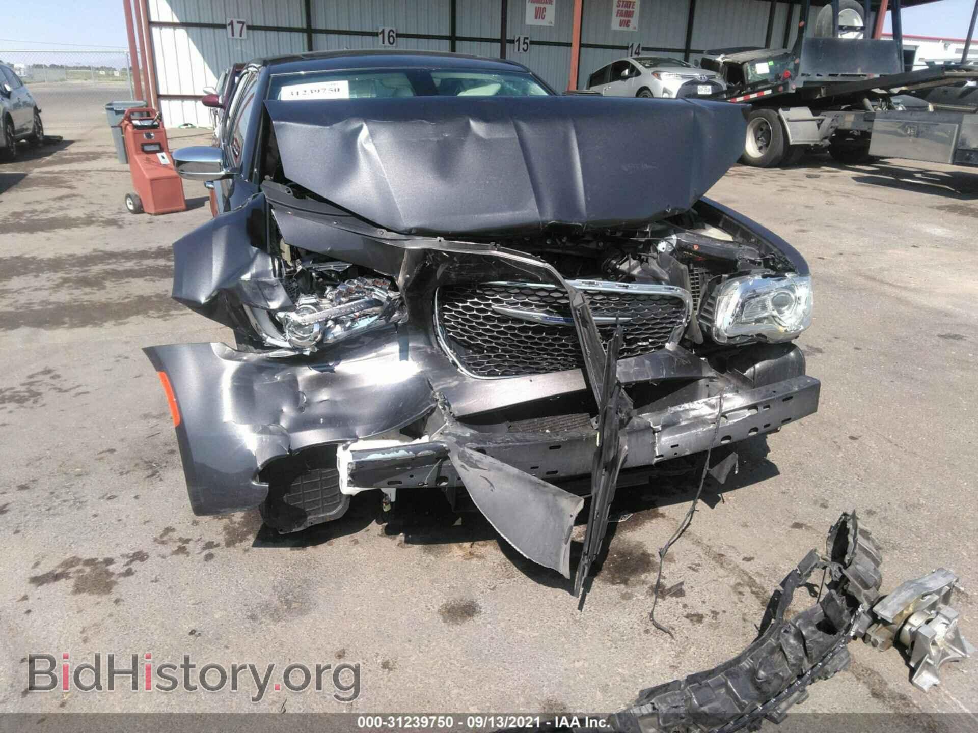 2019 CHRYSLER 300 - VIN: 2C3CCAEG6KH559880 - Фото 6