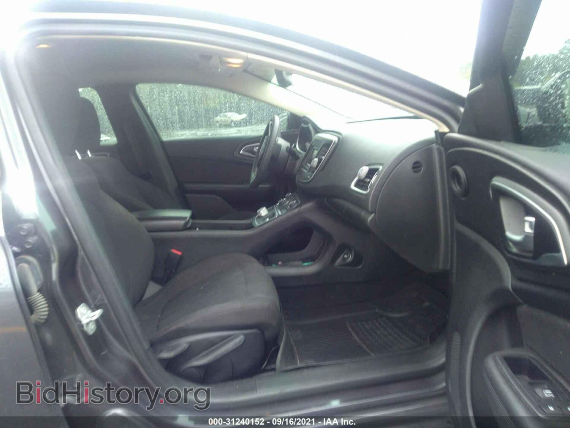 2016 CHRYSLER 200 - VIN: 1C3CCCAB7GN145009 - Photo 5