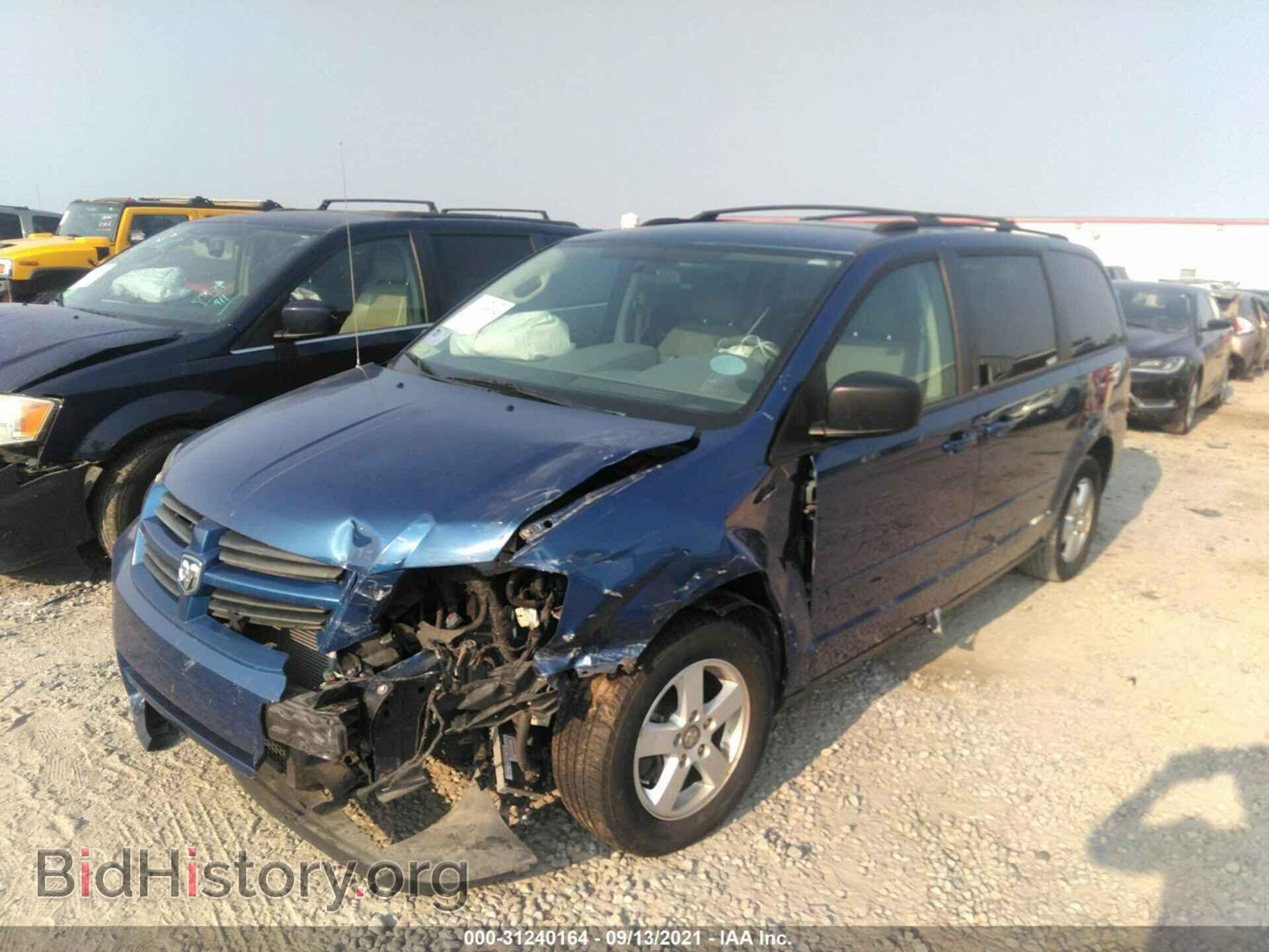 2010 DODGE GRAND CARAVAN - VIN: 2D4RN3D17AR447724 - Фото 2