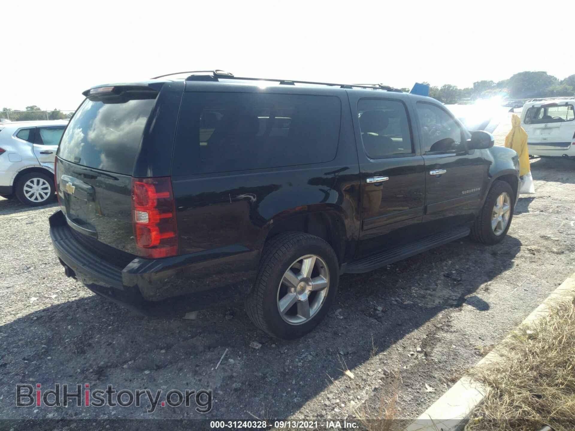 2013 CHEVROLET SUBURBAN - VIN: 1GNSCHE03DR158641 - Фото 4