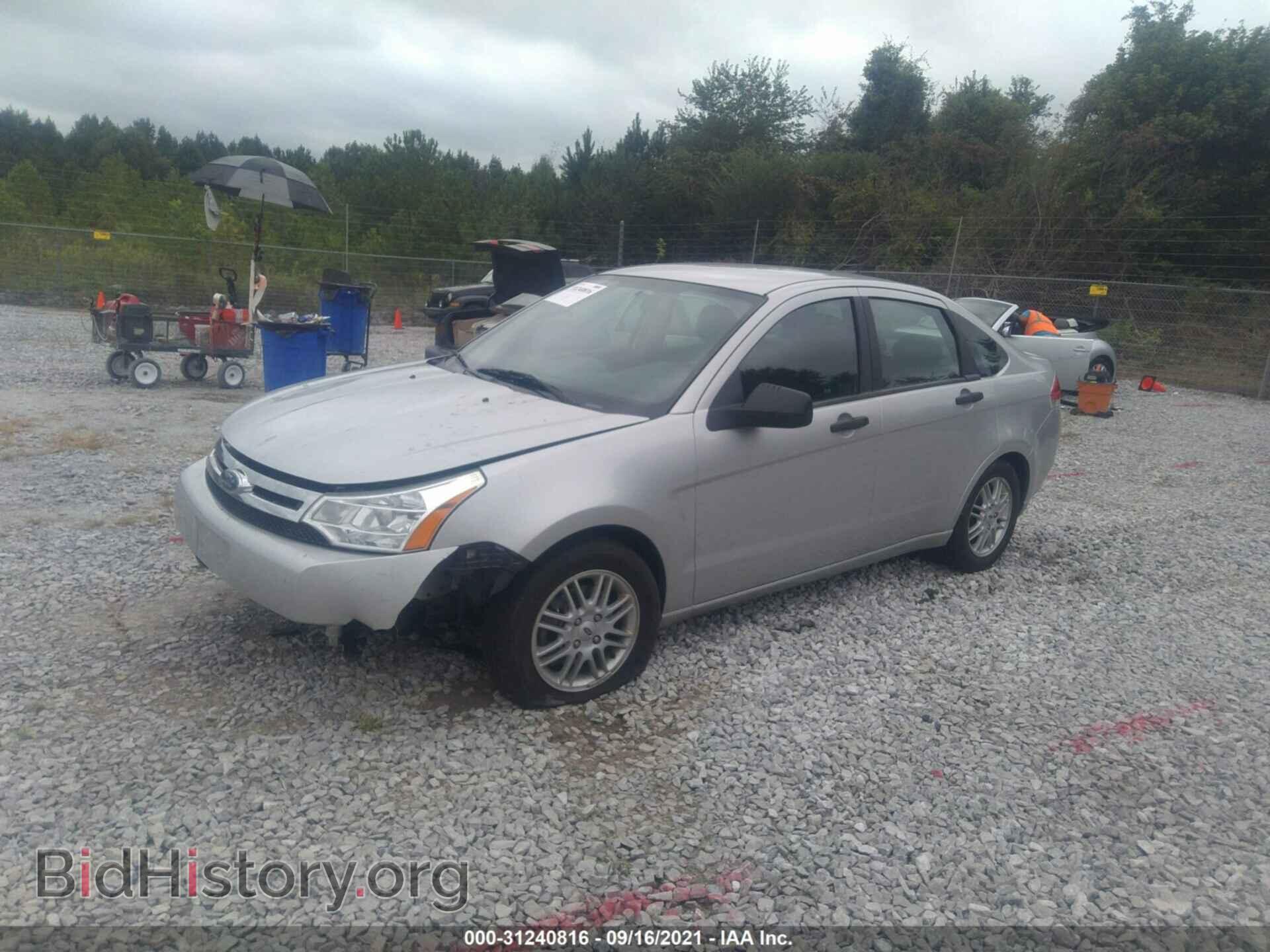 2009 FORD FOCUS - VIN: 1FAHP35N19W242557 - Photo 2