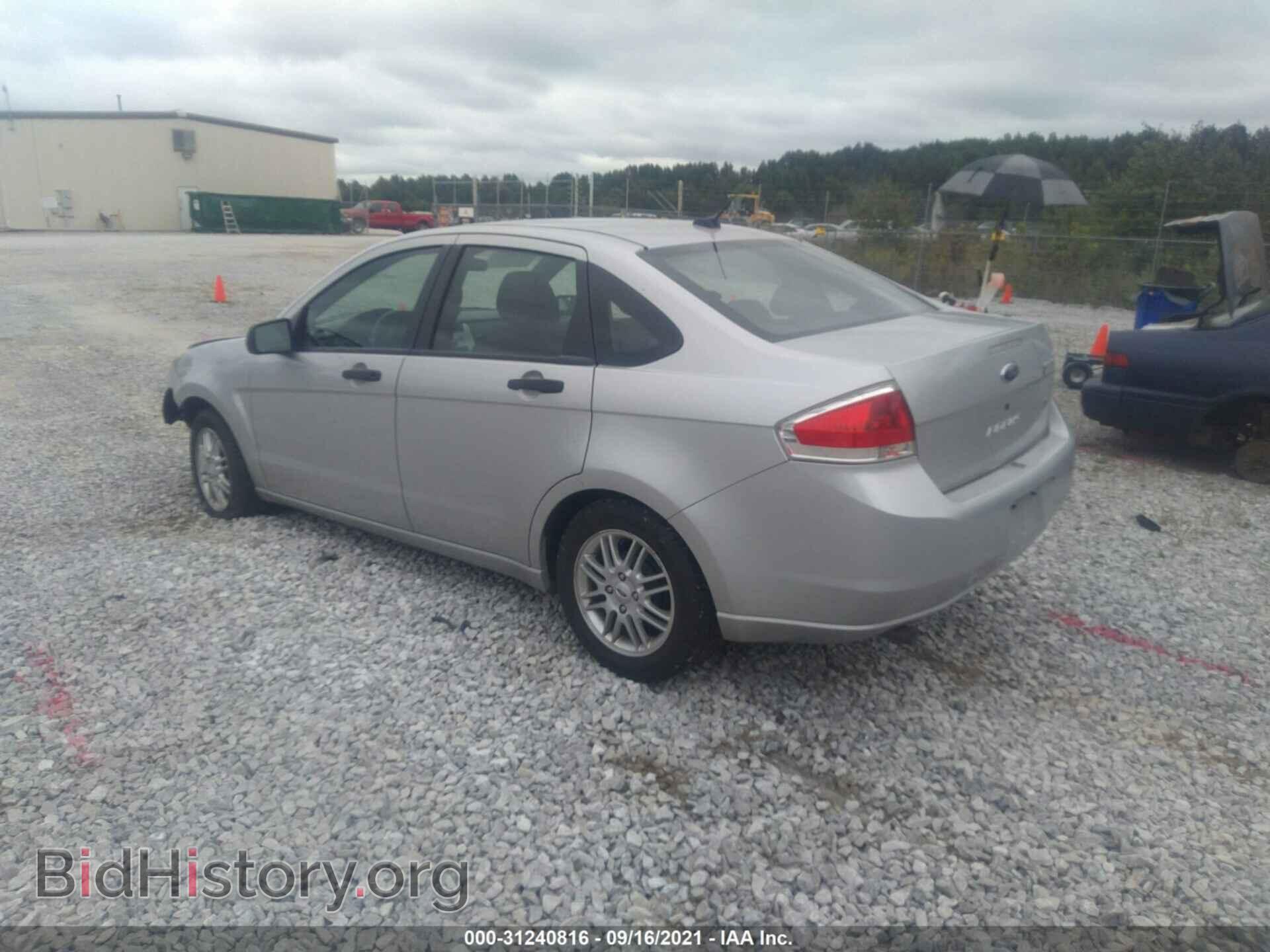 2009 FORD FOCUS - VIN: 1FAHP35N19W242557 - Photo 3