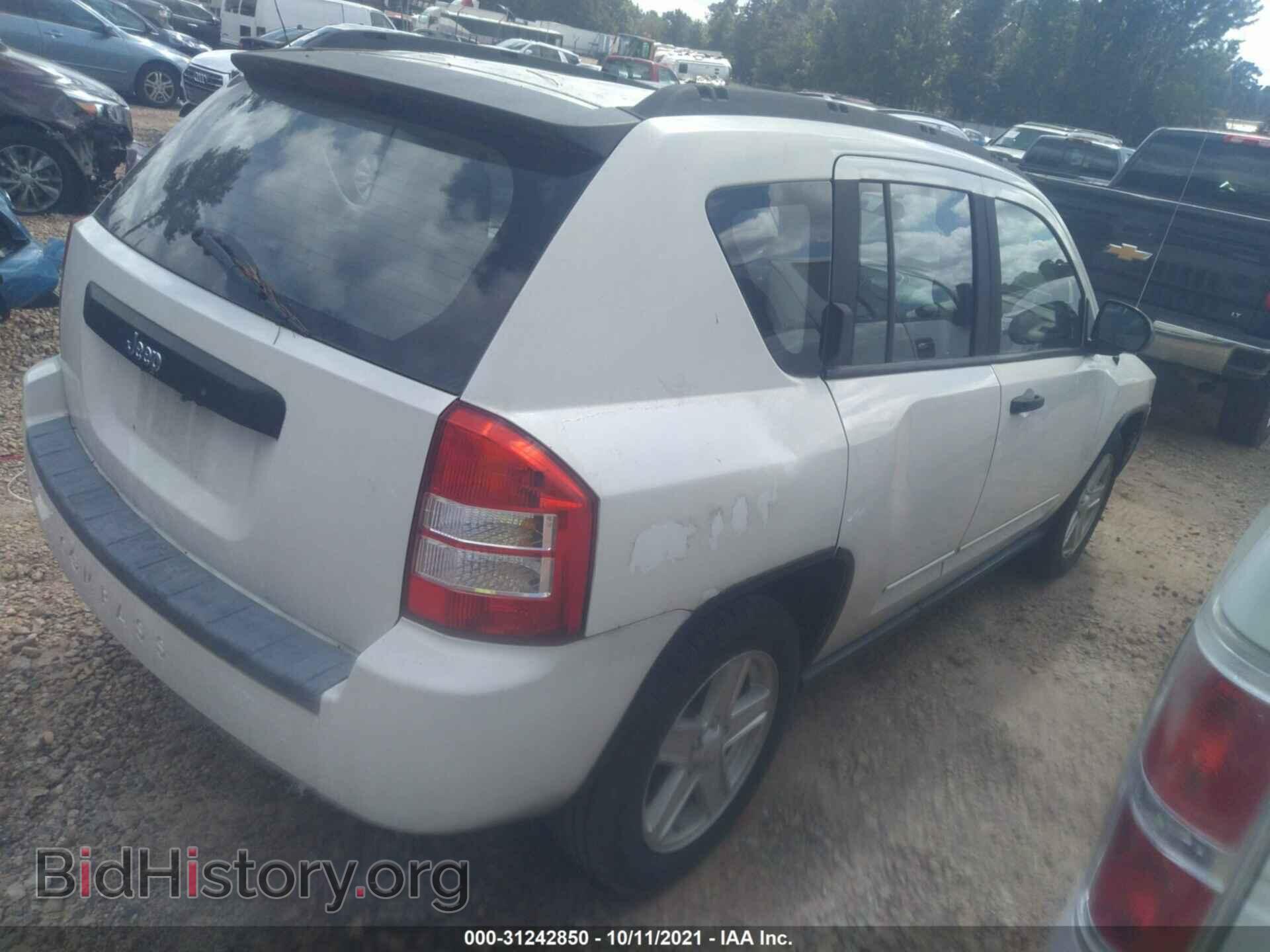 2009 JEEP COMPASS - VIN: 1J4FT47B29D184454 - Фото 4