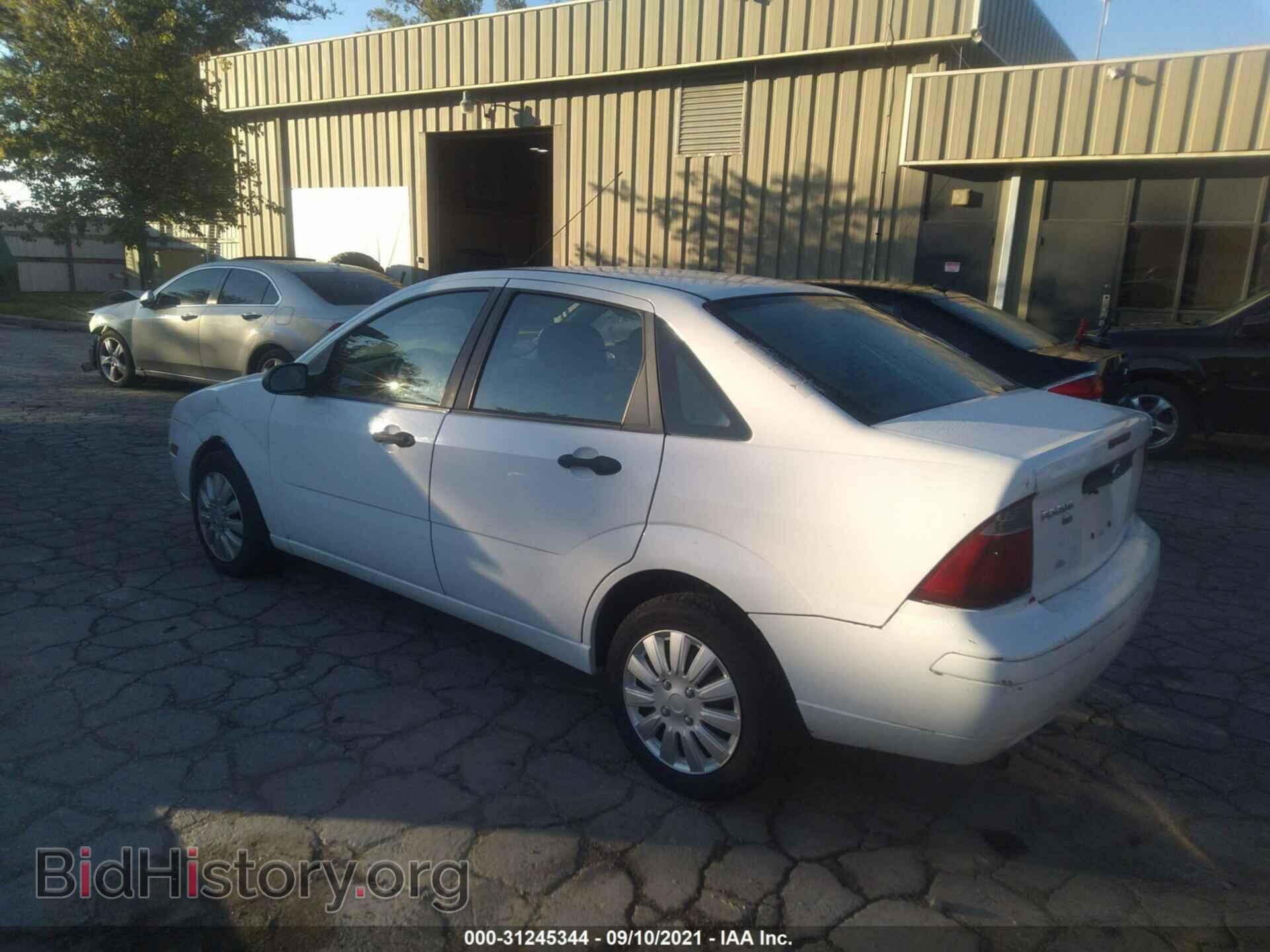 2007 FORD FOCUS - VIN: 1FAFP34N97W197986 - Фото 3