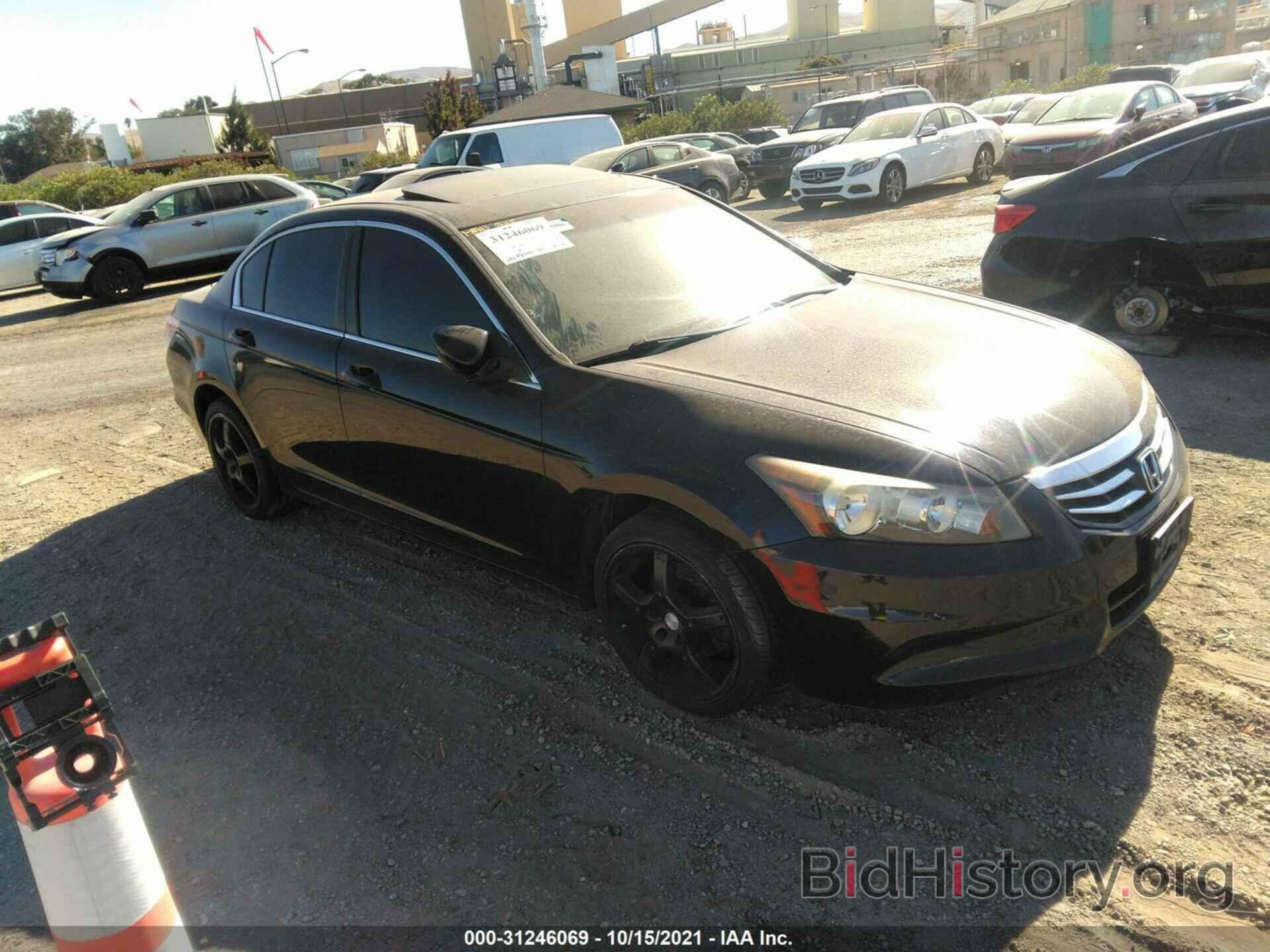 Photo 1HGCP2F73CA122800 - HONDA ACCORD SDN 2012