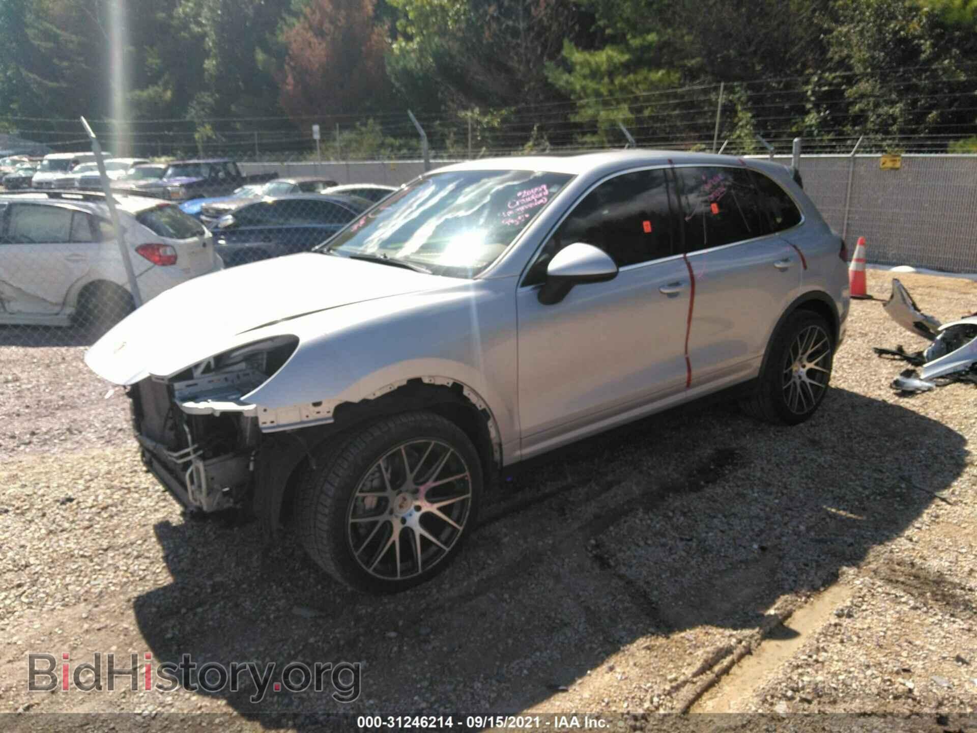 2011 PORSCHE CAYENNE - VIN: WP1AB2A21BLA45359 - Фото 2