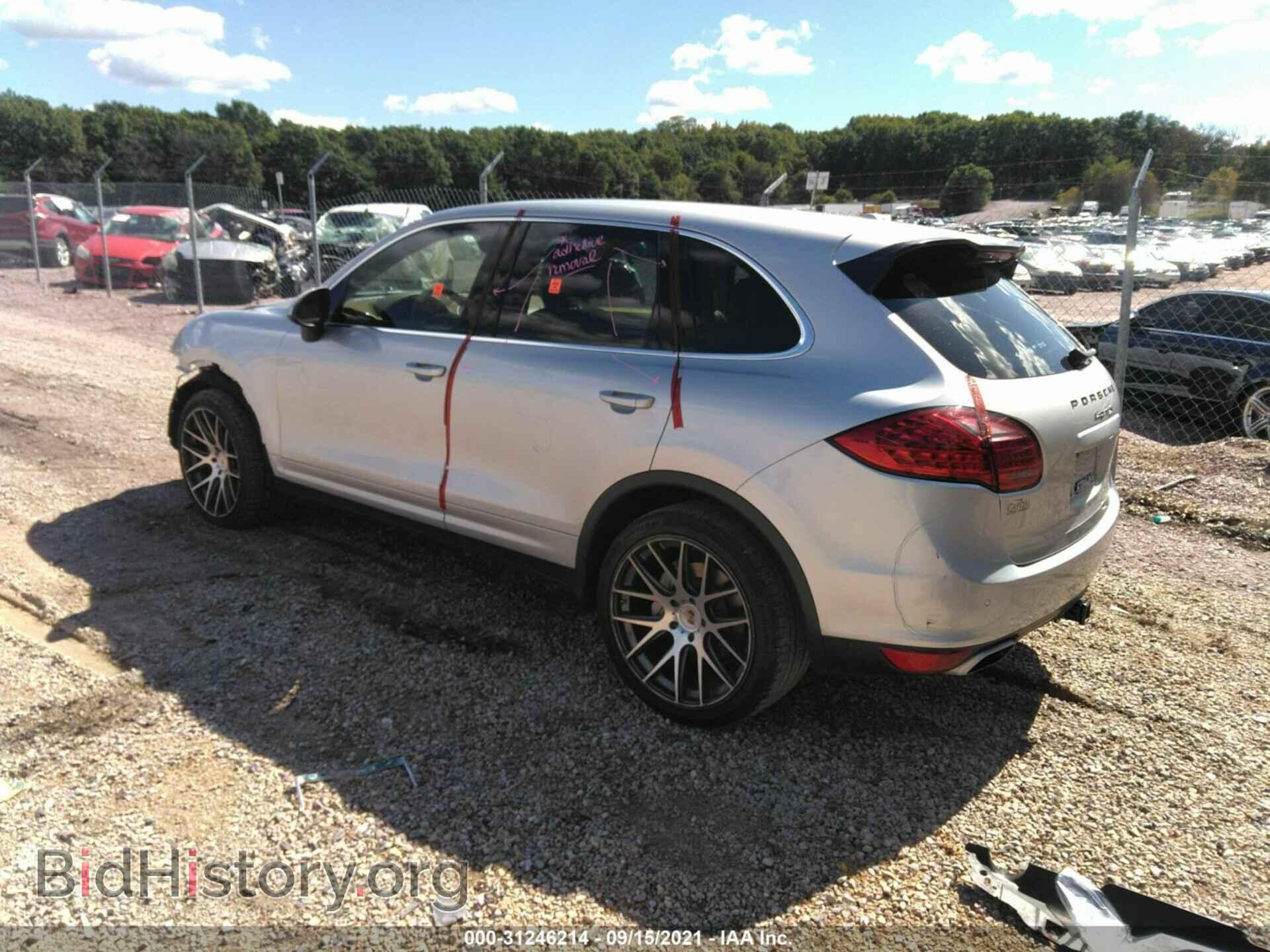 2011 PORSCHE CAYENNE - VIN: WP1AB2A21BLA45359 - Фото 3