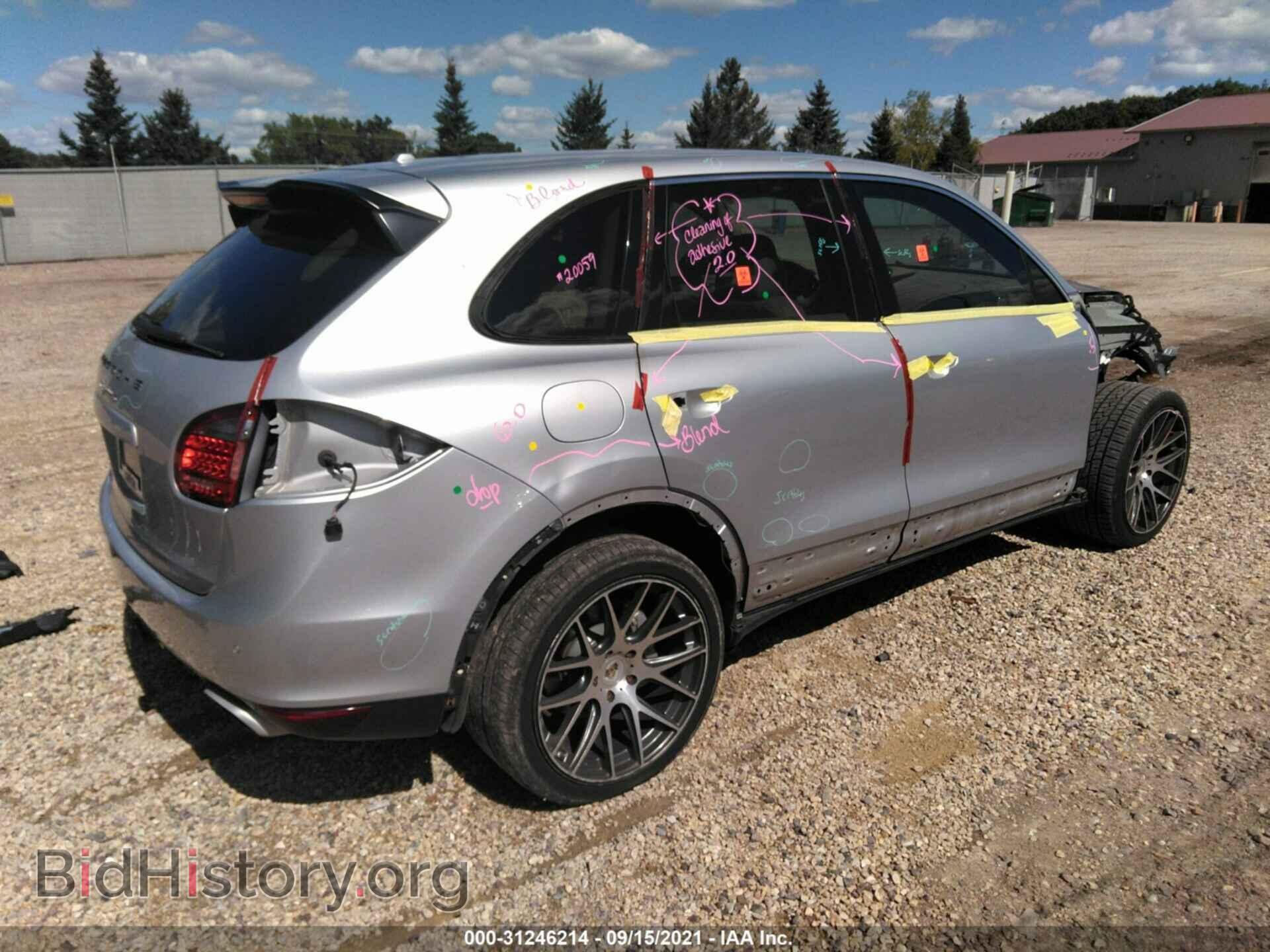 2011 PORSCHE CAYENNE - VIN: WP1AB2A21BLA45359 - Фото 4