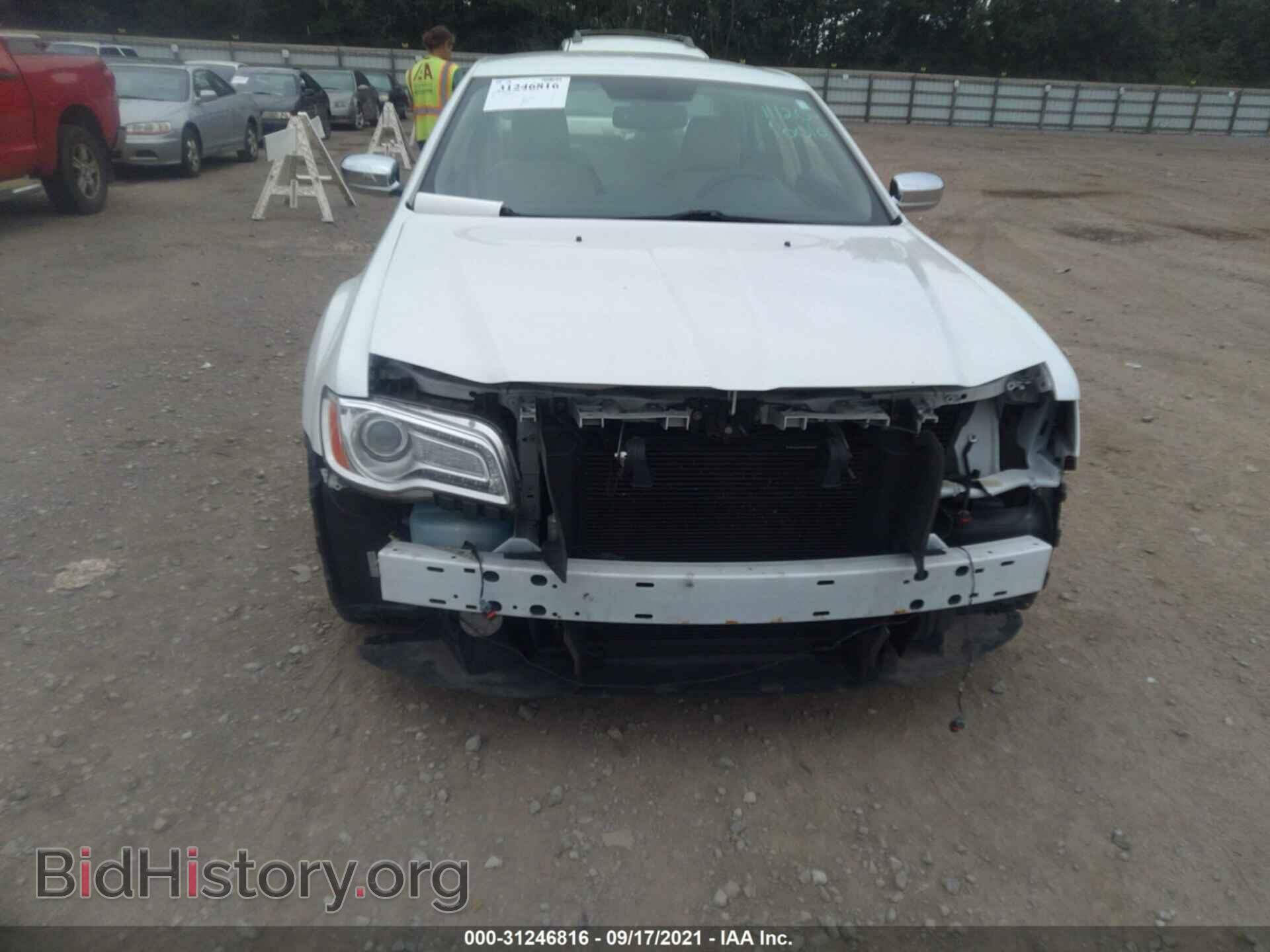 2011 CHRYSLER 300 - VIN: 2C3CA5CGXBH538899 - Фото 6