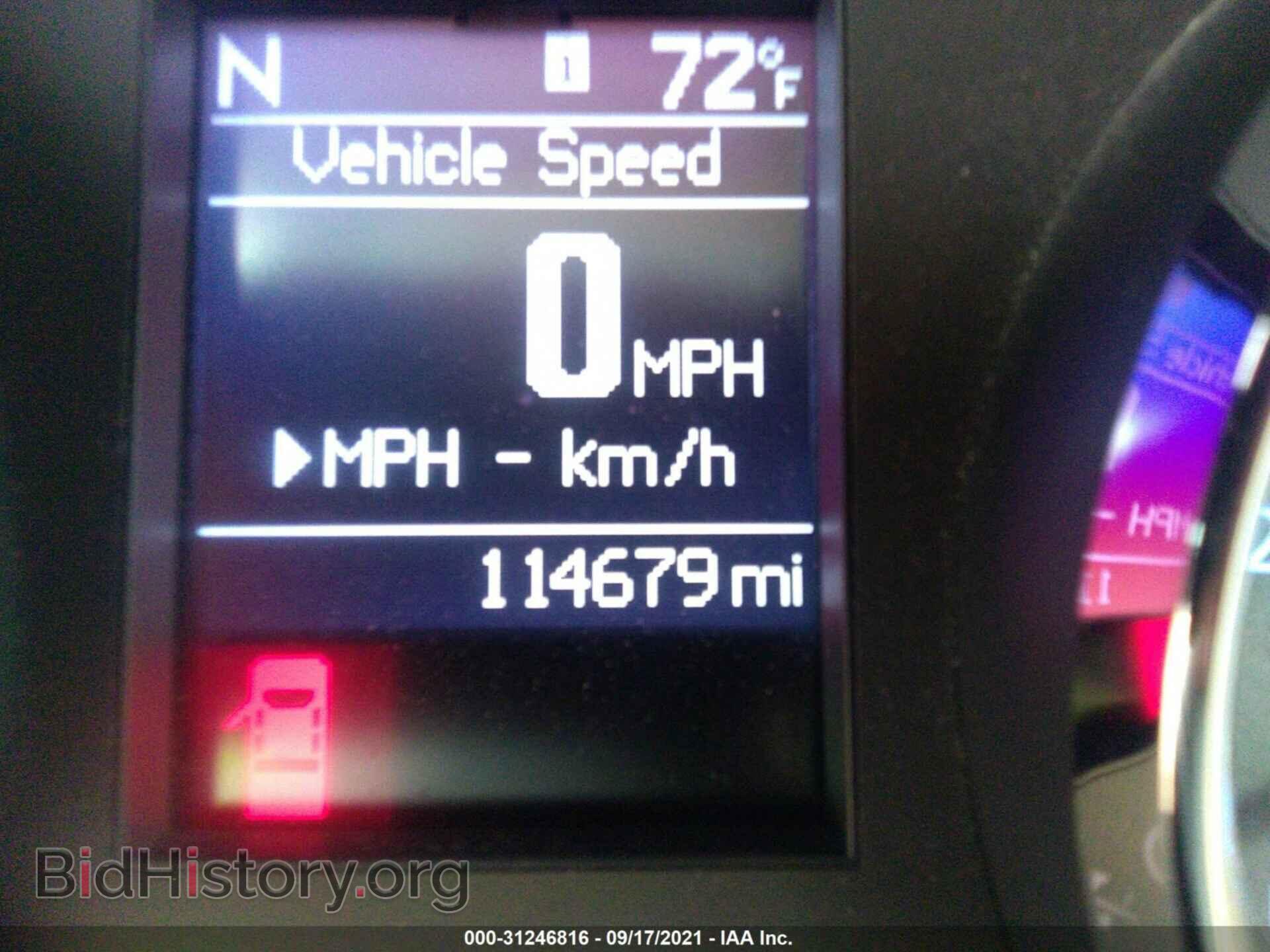 2011 CHRYSLER 300 - VIN: 2C3CA5CGXBH538899 - Фото 7