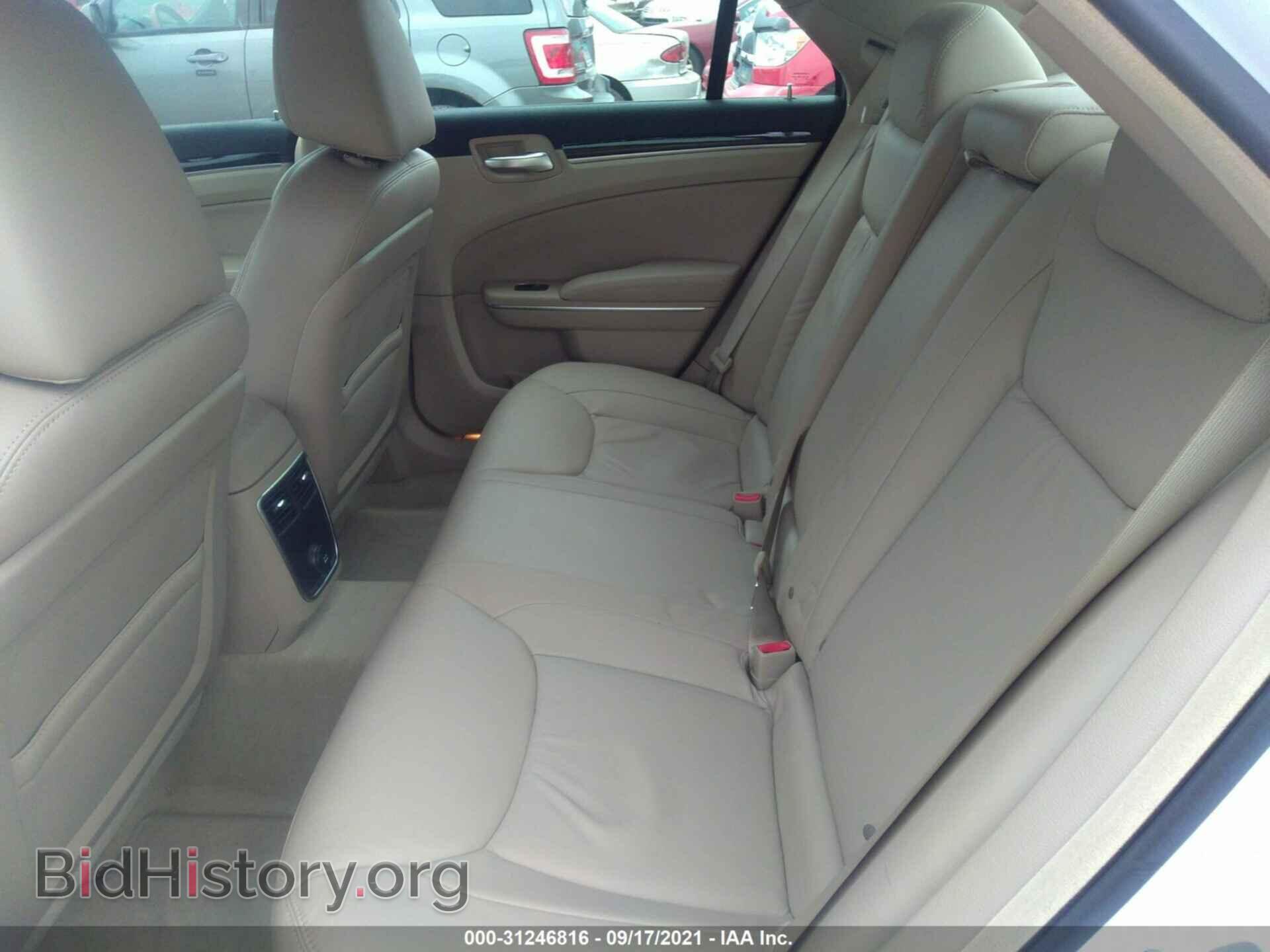 2011 CHRYSLER 300 - VIN: 2C3CA5CGXBH538899 - Фото 8