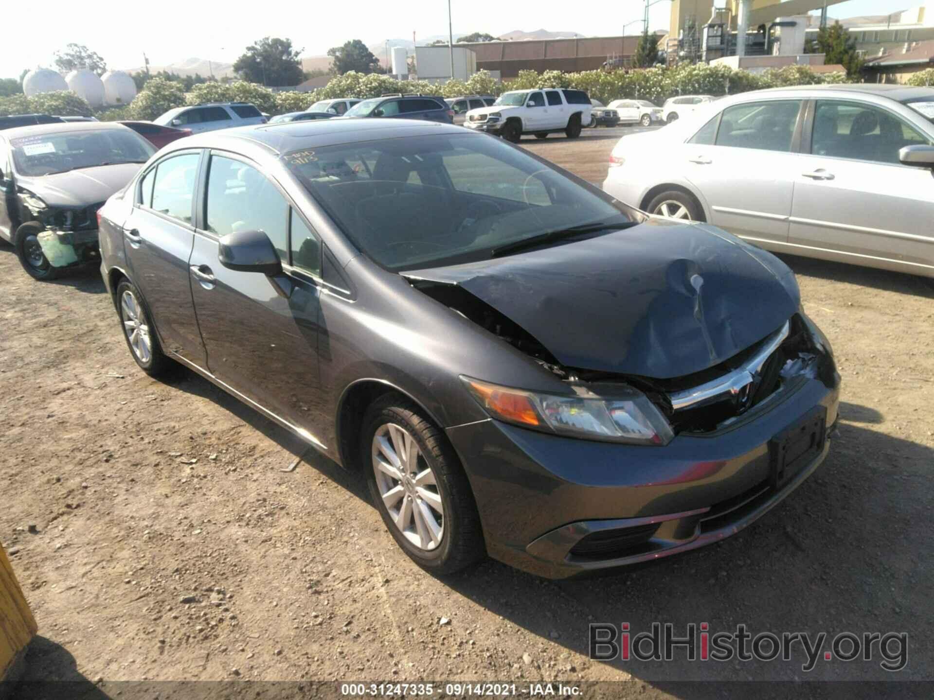 Photo 2HGFB2F87CH303856 - HONDA CIVIC SDN 2012