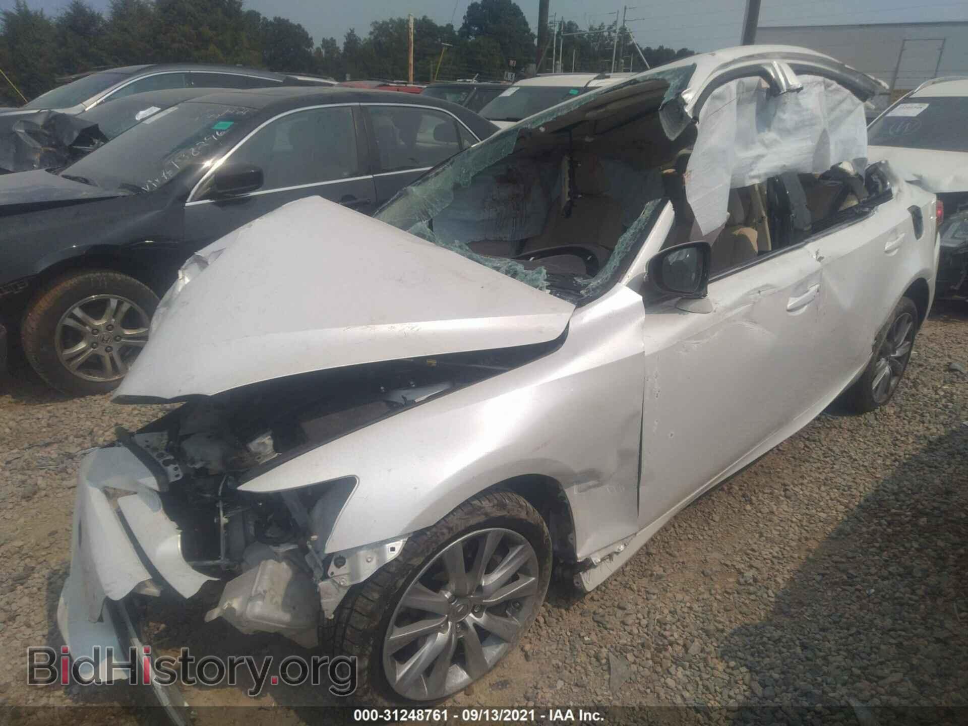 2016 LEXUS IS 200T - VIN: JTHBA1D21G5011303 - Фото 2