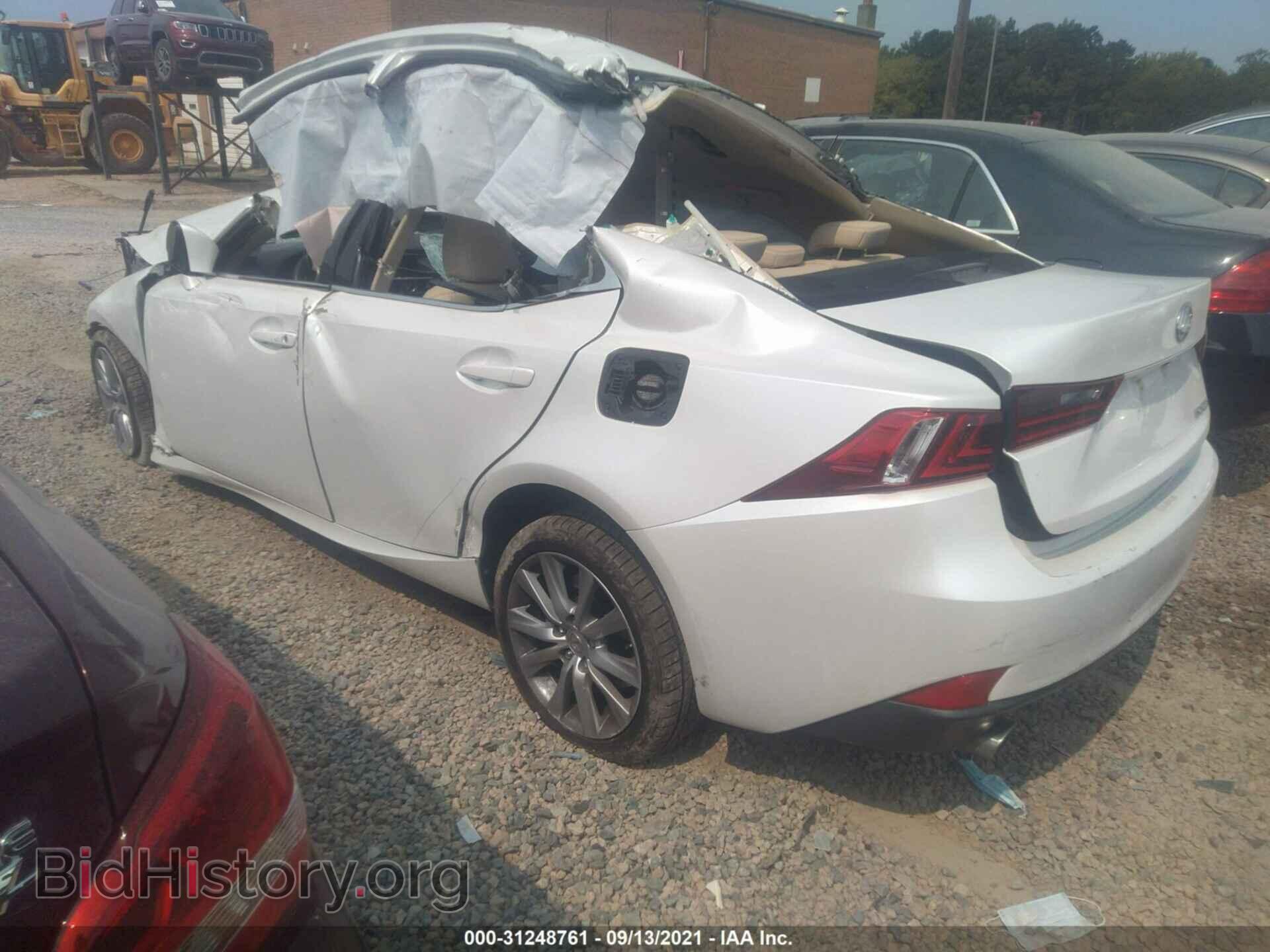 2016 LEXUS IS 200T - VIN: JTHBA1D21G5011303 - Фото 3