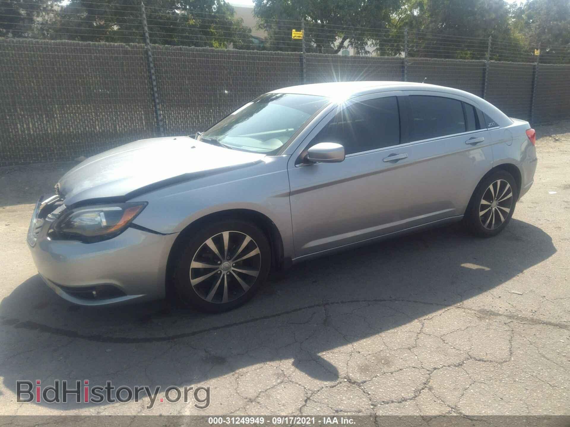 2013 CHRYSLER 200 - VIN: 1C3CCBCG3DN711911 - Photo 2
