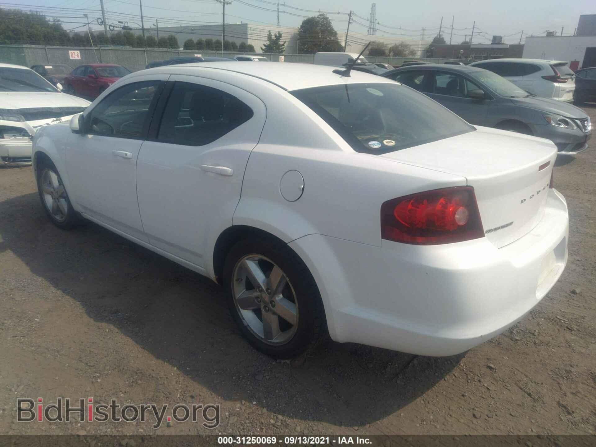 2011 DODGE AVENGER - VIN: 1B3BD2FB8BN548806 - Фото 3