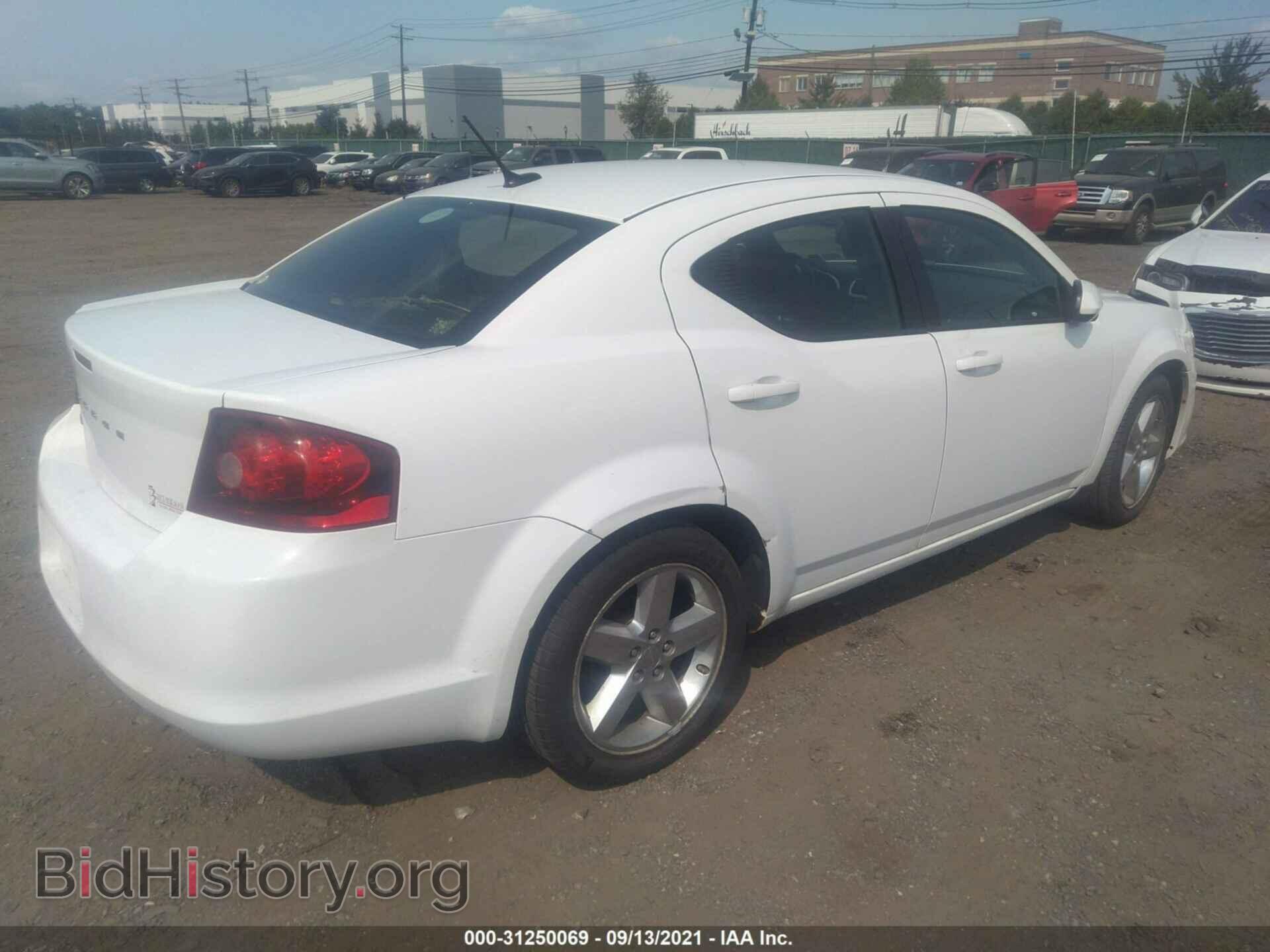 2011 DODGE AVENGER - VIN: 1B3BD2FB8BN548806 - Фото 4