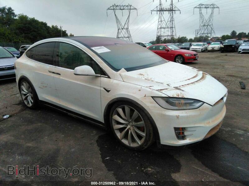 2017 Tesla MODEL X 75d (VIN 5YJXCBE20HF044489) — фото 1 из 12, IAAI, повреждение: затопление
