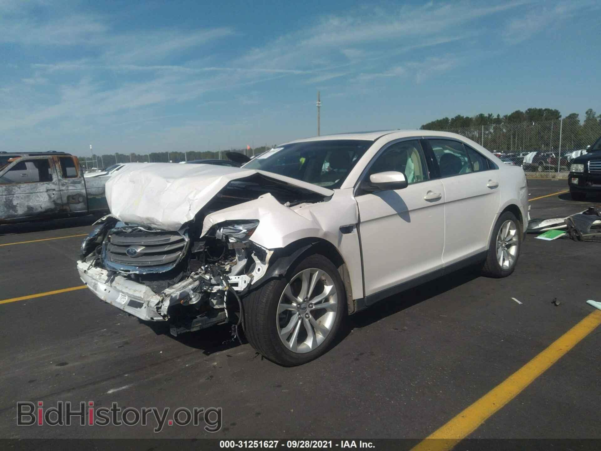 2013 FORD TAURUS - VIN: 1FAHP2E87DG118221 - Фото 2
