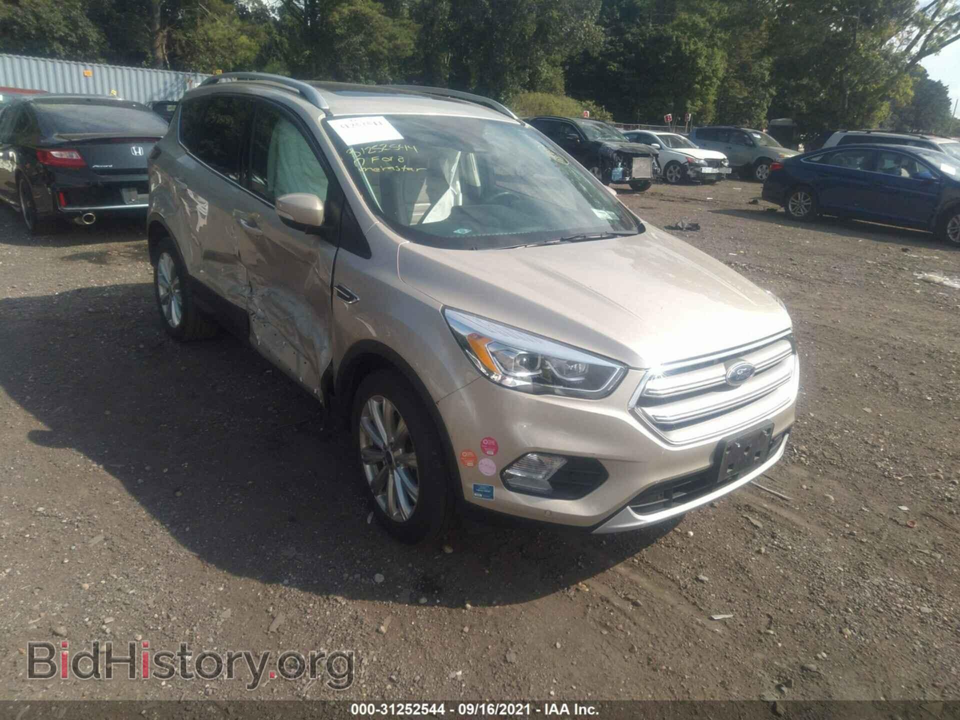 Фотография 1FMCU9J91HUD33388 - FORD ESCAPE 2017