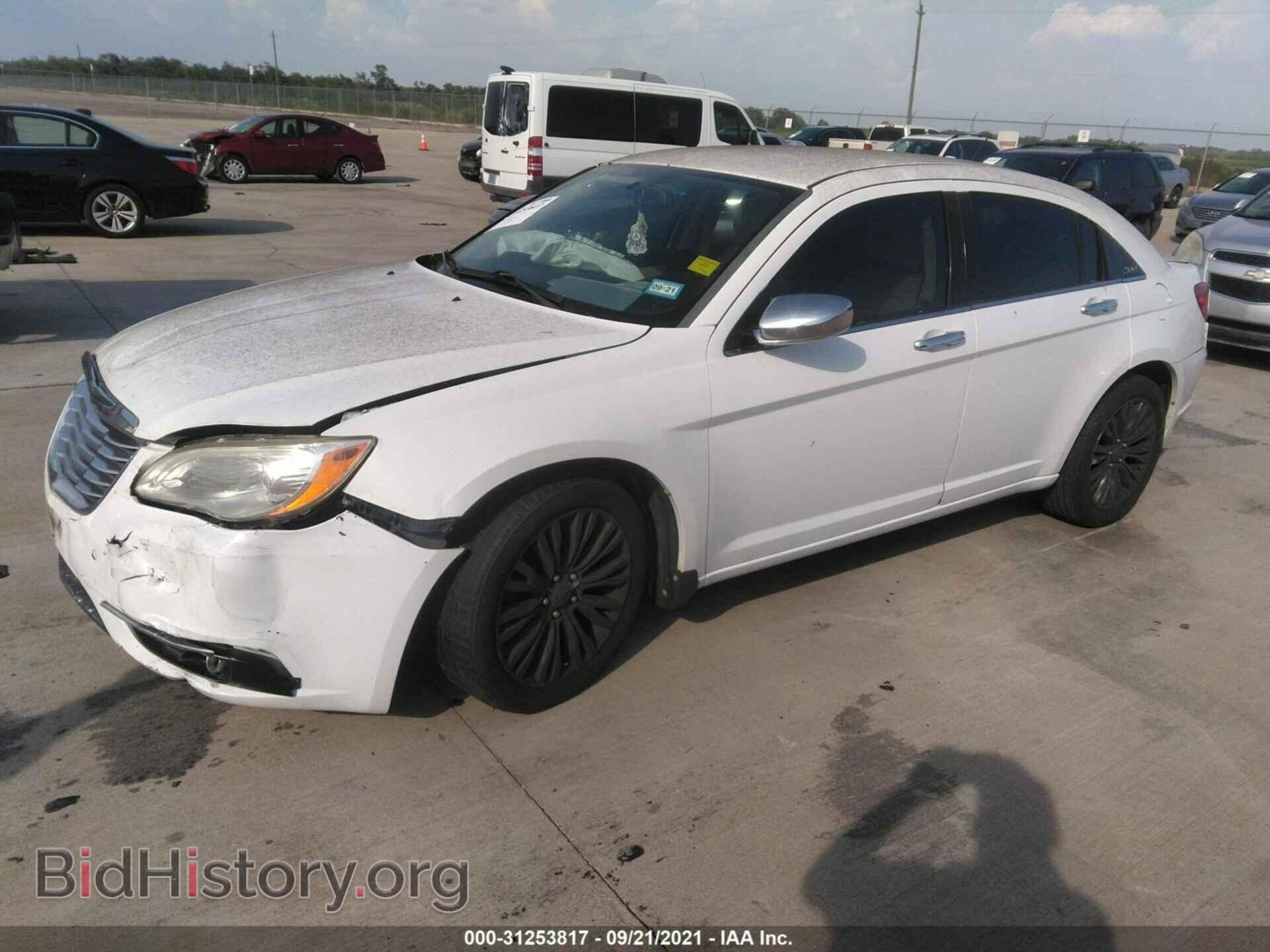 2012 CHRYSLER 200 - VIN: 1C3CCBCB2CN192370 - Photo 2