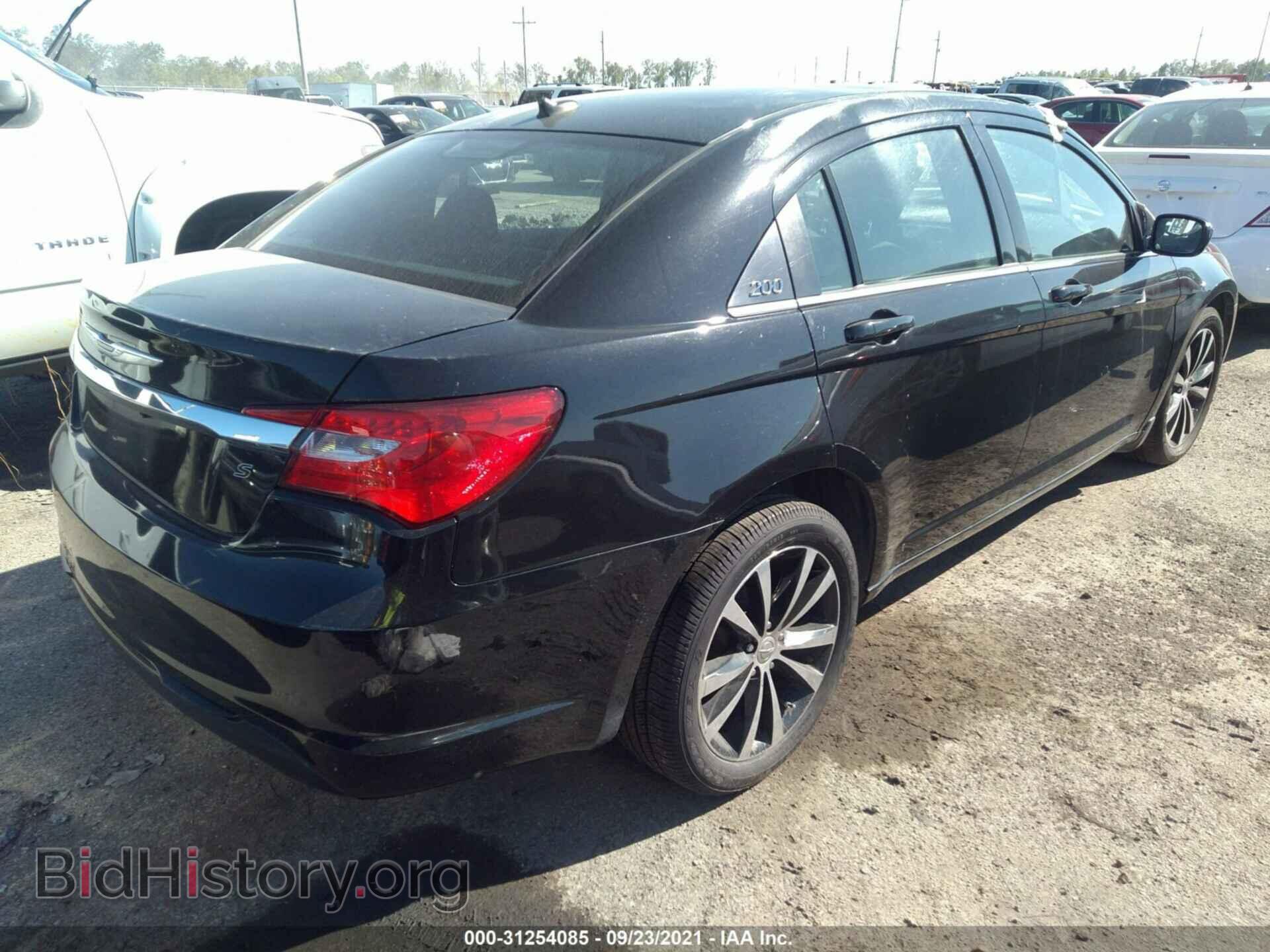 2012 CHRYSLER 200 - VIN: 1C3CCBBG3CN250712 - Фото 4