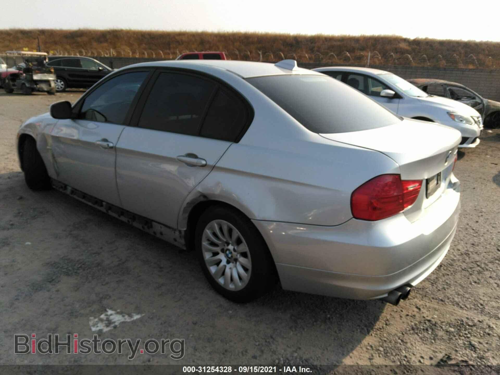 2009 BMW 3 SERIES - VIN: WBAPH73529E127708 - Фото 3
