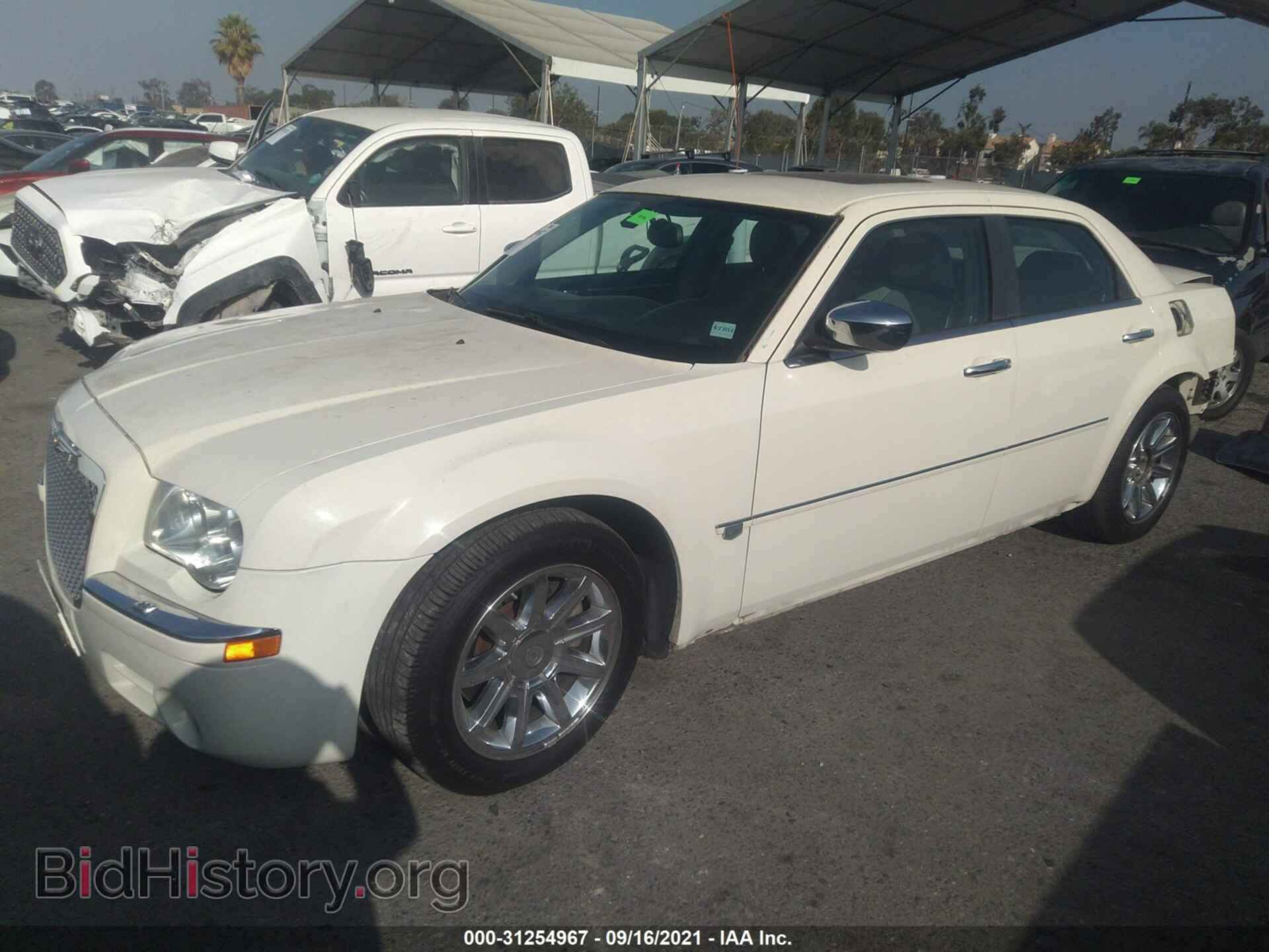 2006 CHRYSLER 300 - VIN: 2C3LA63H16H321326 - Фото 2