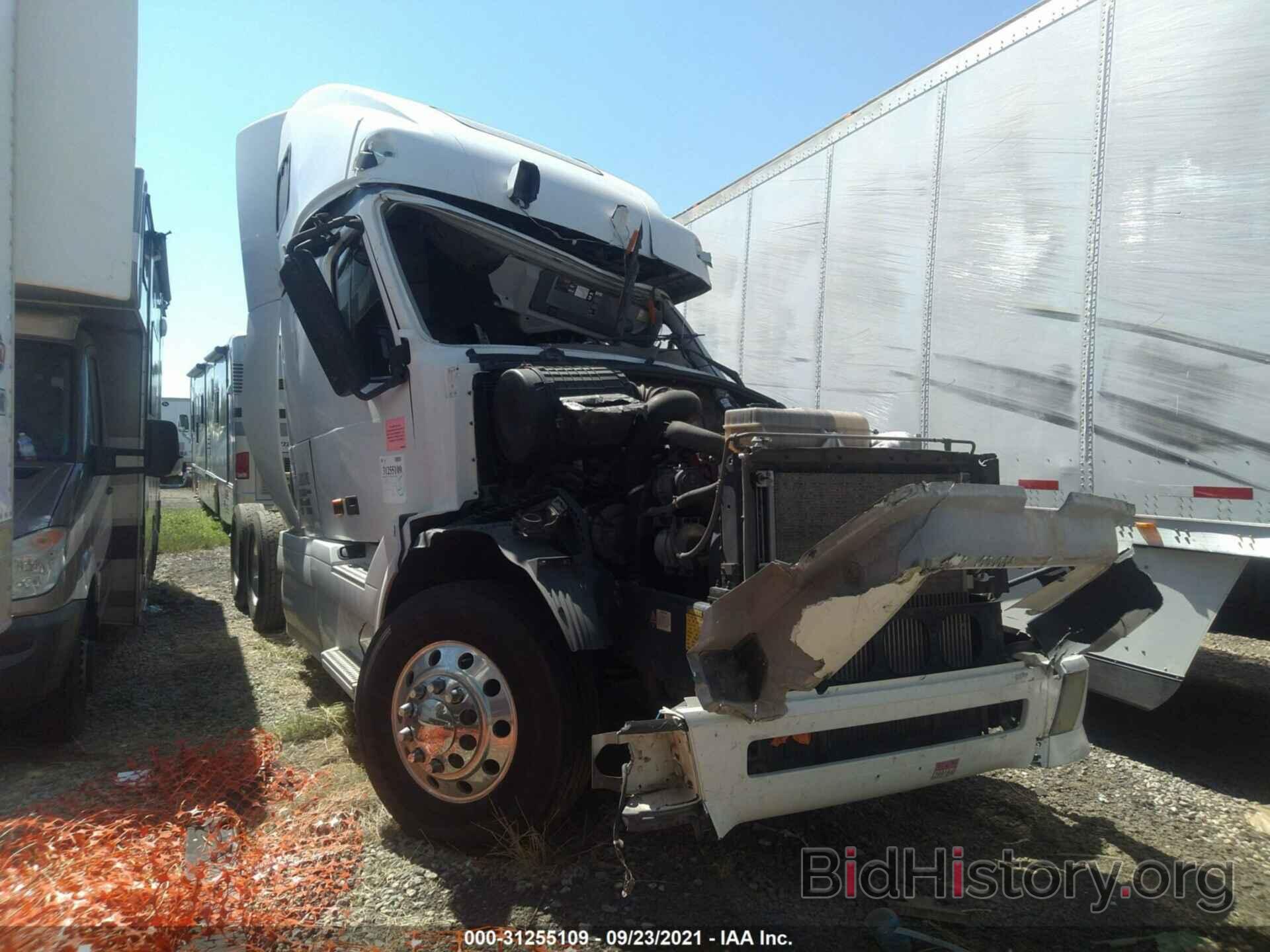 Photo 4V4NC9TG76N420820 - VOLVO VN 2006