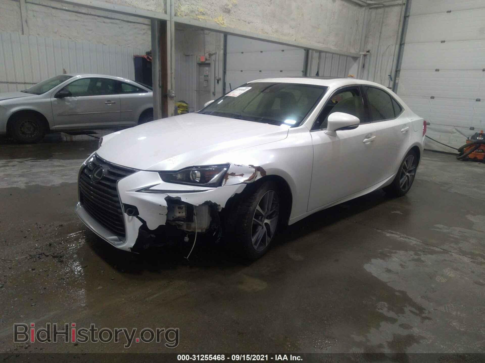 2018 LEXUS IS - VIN: JTHC81D28J5032866 - Фото 2
