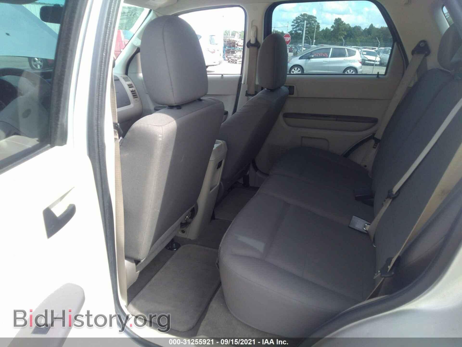 2011 FORD ESCAPE - VIN: 1FMCU0C74BKC48748 - Photo 8