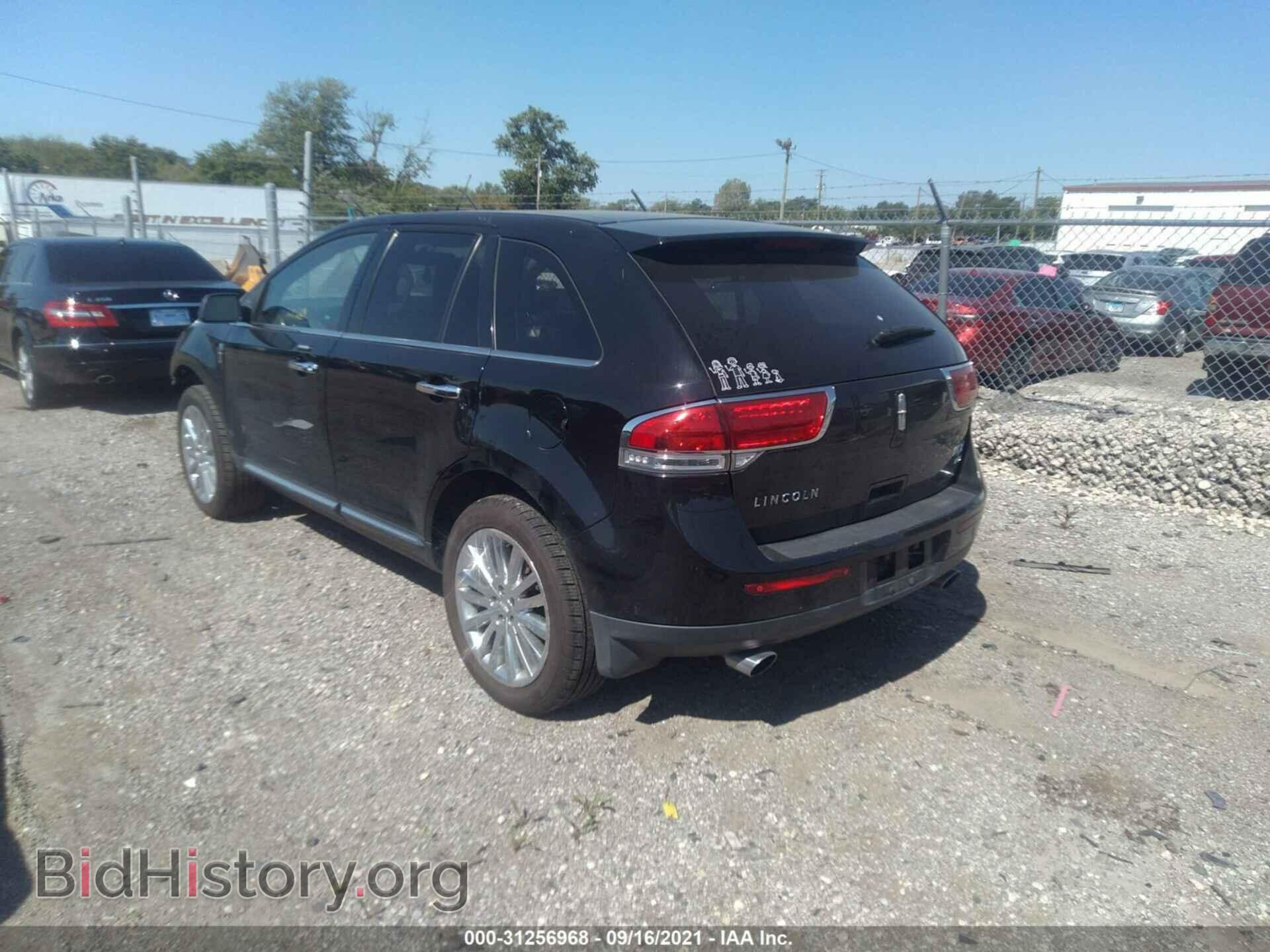 2011 LINCOLN MKX - VIN: 2LMDJ8JKXBBJ34223 - Фото 2