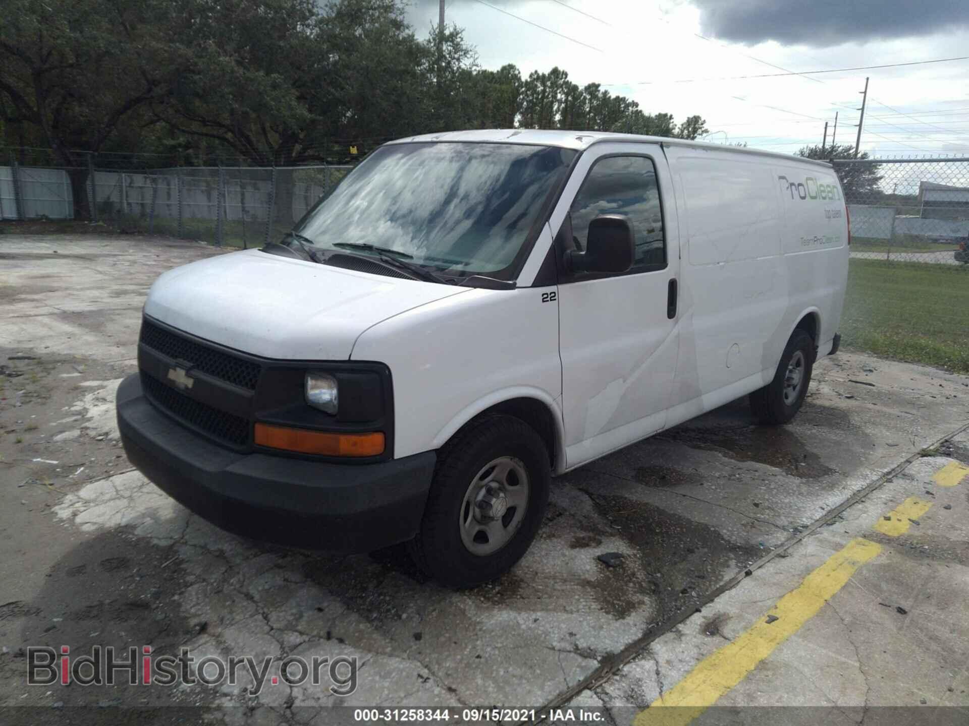2007 CHEVROLET EXPRESS CARGO VAN - VIN: 1GCFG15X871106556 - Фото 2