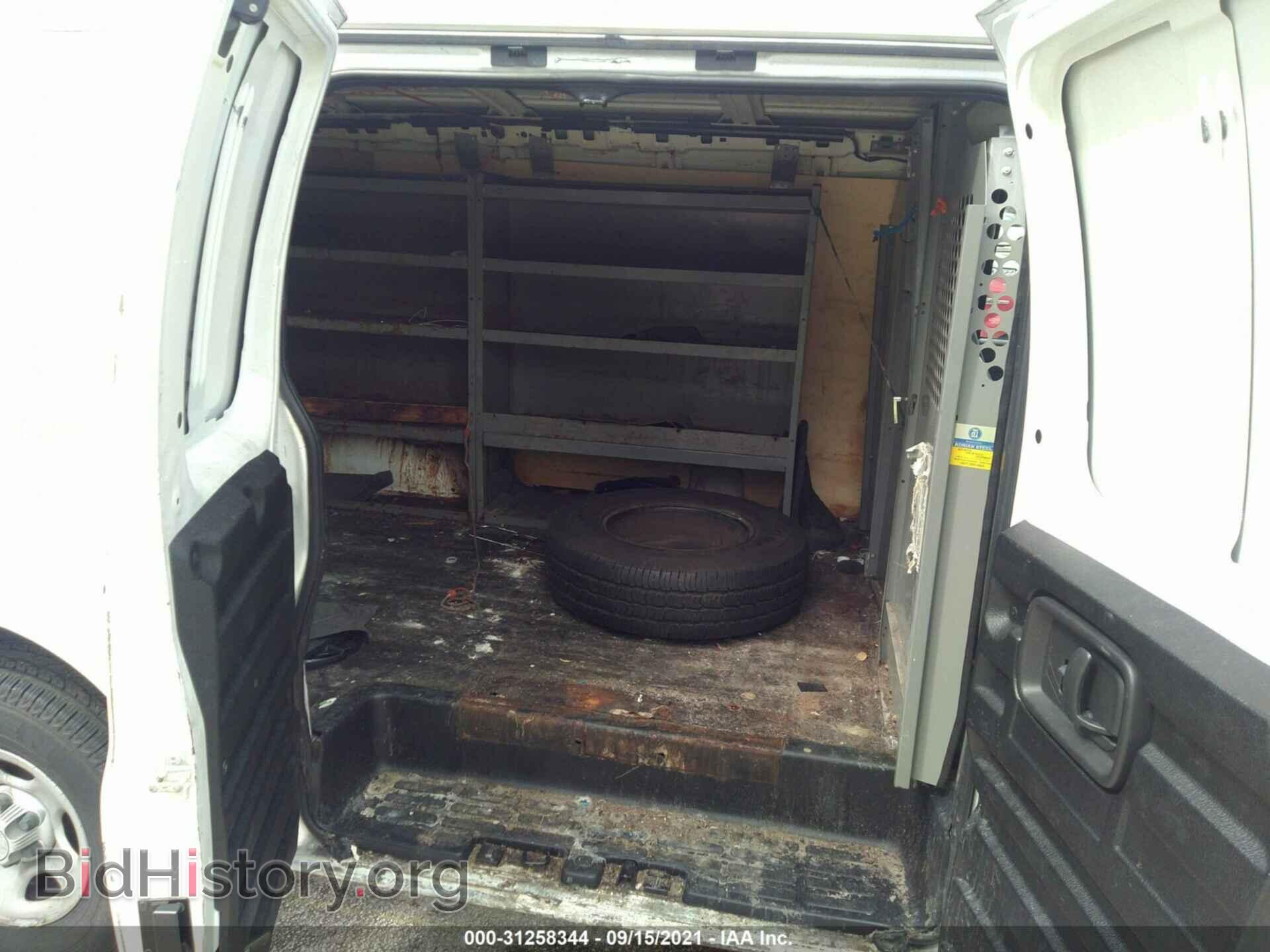 2007 CHEVROLET EXPRESS CARGO VAN - VIN: 1GCFG15X871106556 - Фото 8