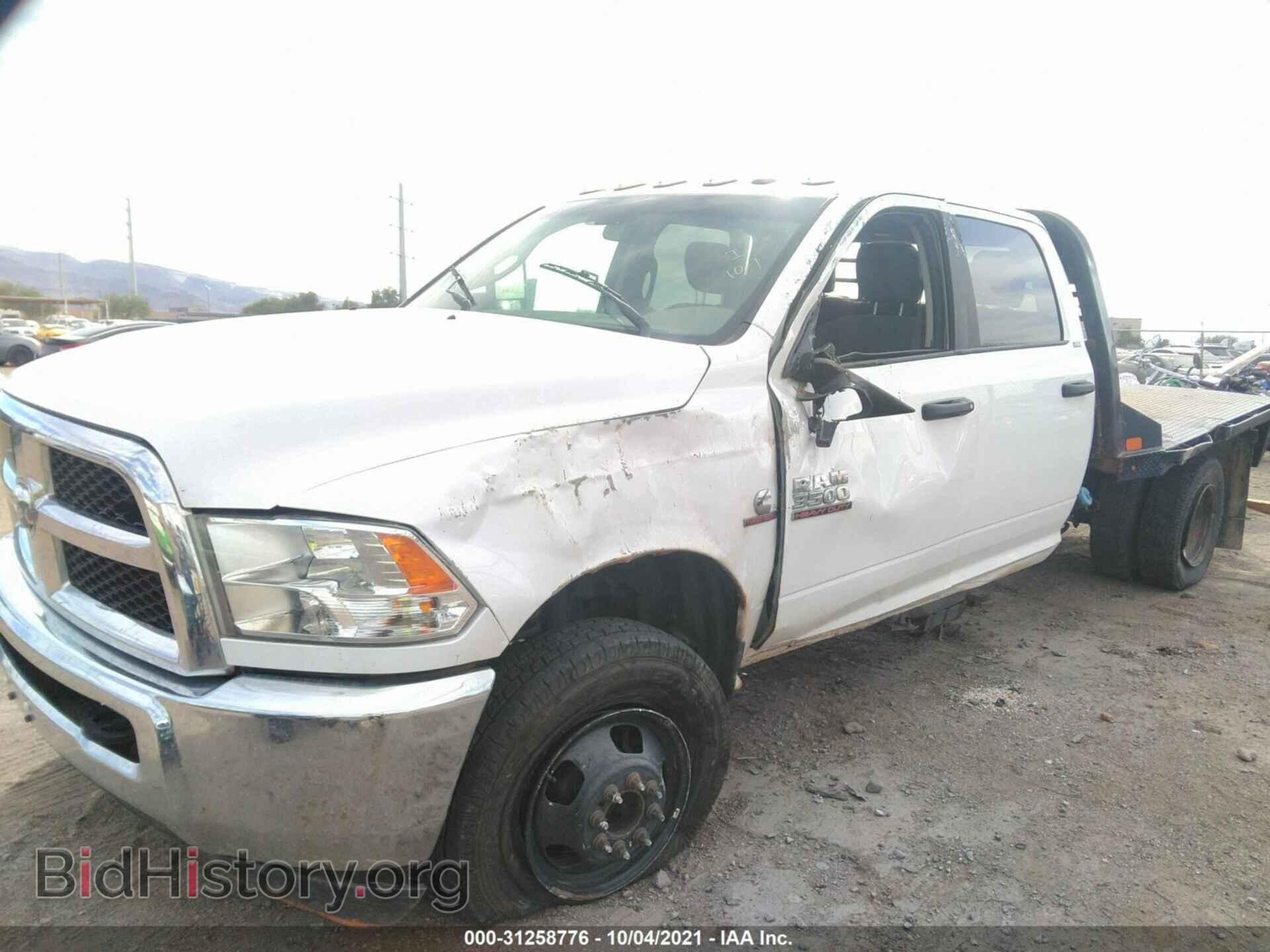 2017 RAM 3500 CHASSIS CAB - VIN: 3C7WRTCL2HG692232 - Photo 2